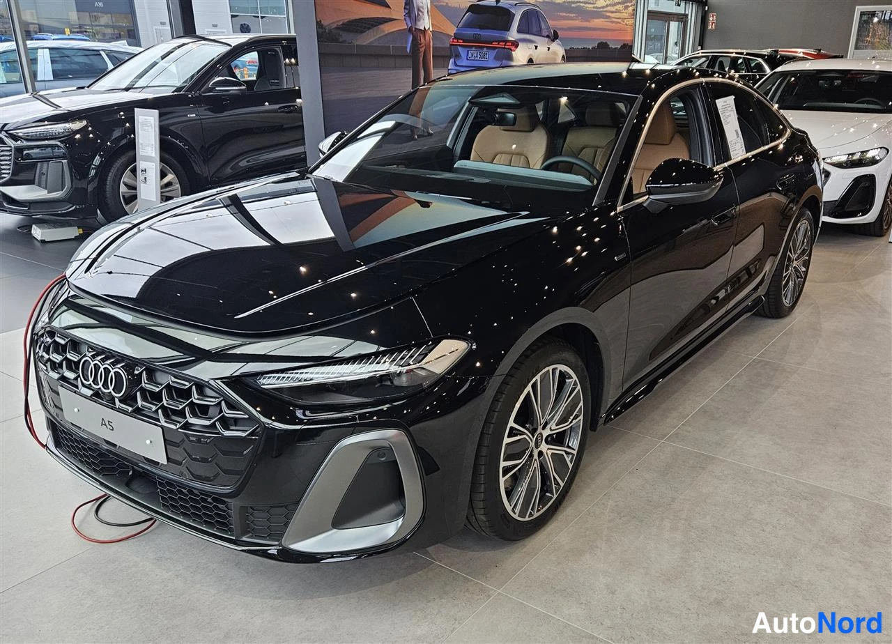 Musta Audi A5 2026, etuviisto, keula vasemmalle, kuva 3