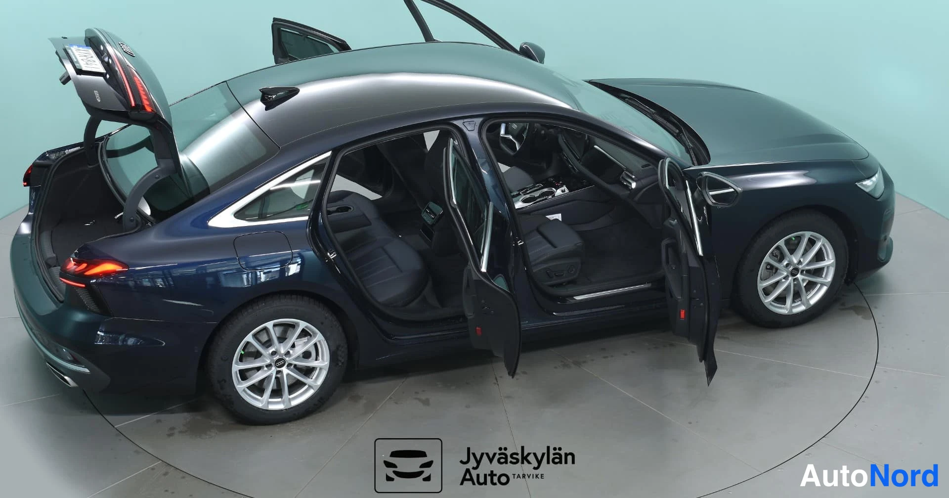 Sininen Audi A6 2026, etuviisto, keula oikealle, kuva 4