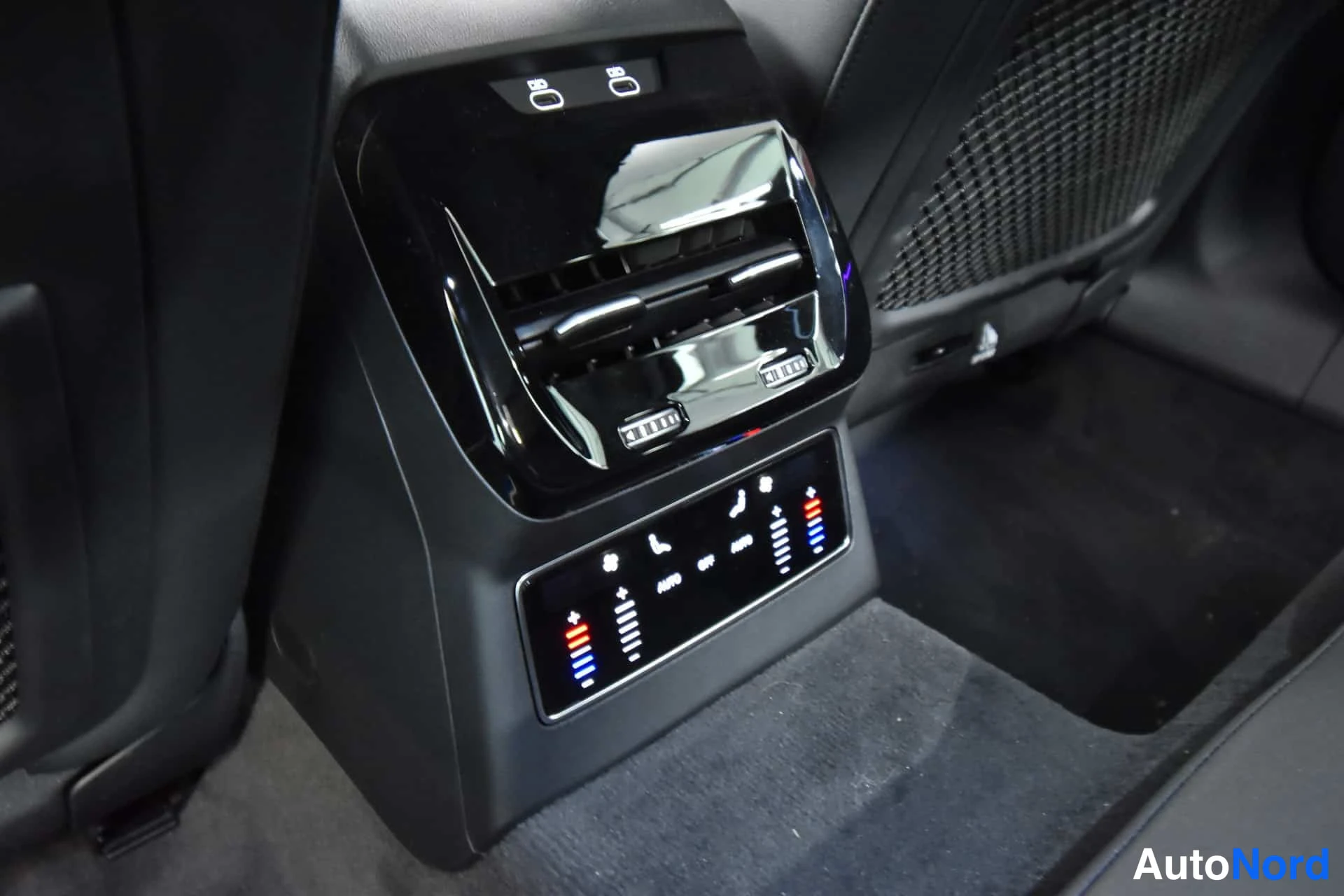 Sininen Audi A6 2026, yksityiskohta, kuva 33