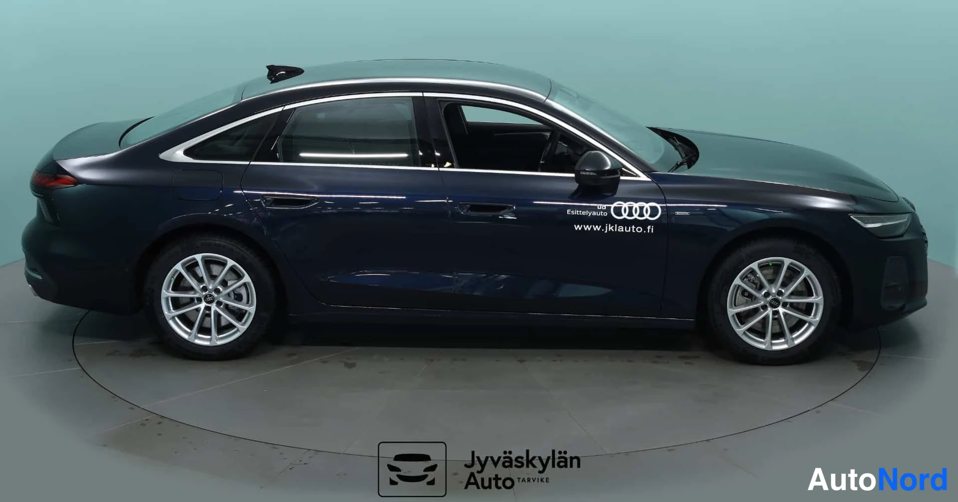 Sininen Audi A6 2026, etuviisto, keula oikealle, kuva 5