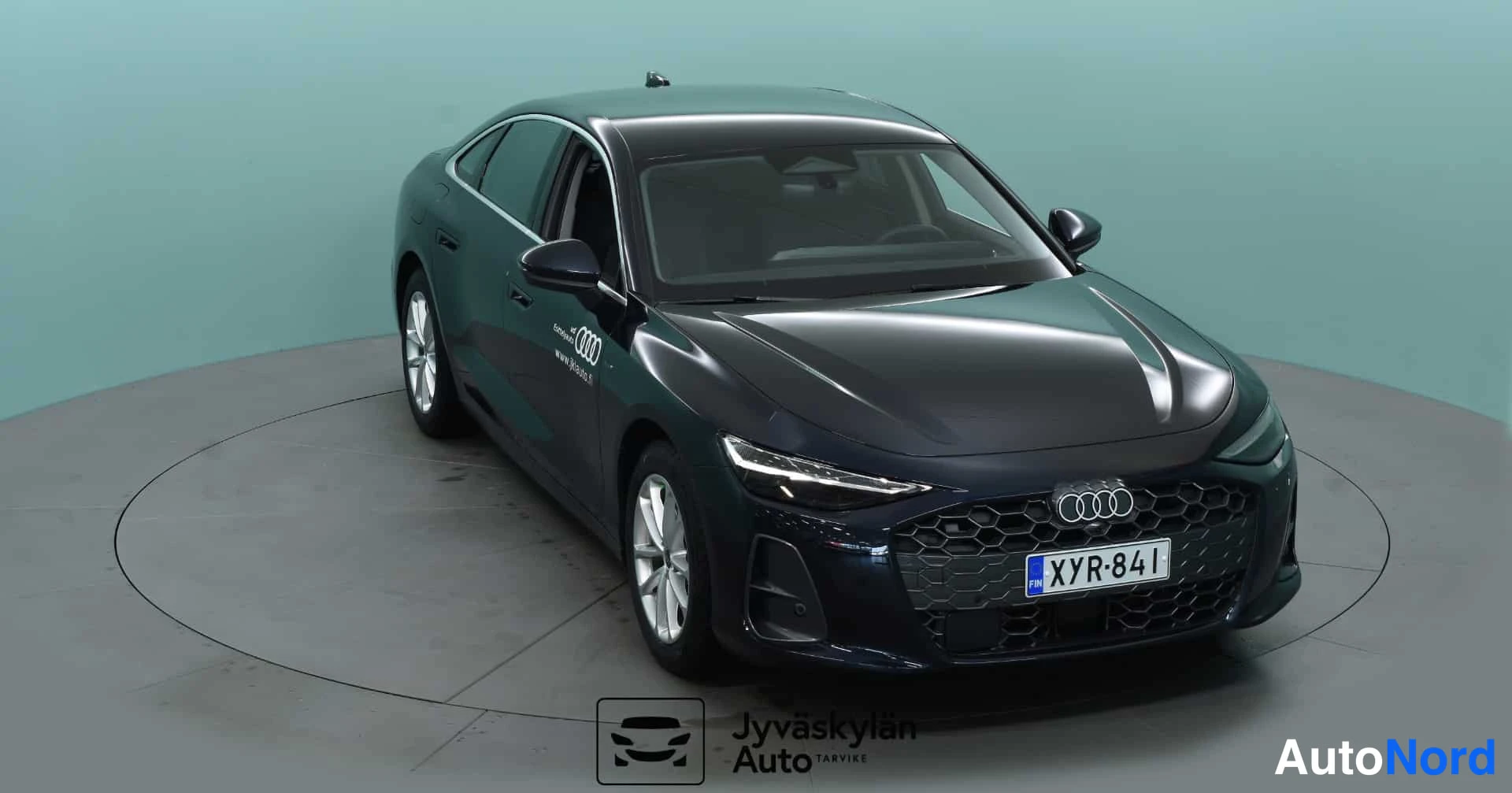 Sininen Audi A6 2026, etuviisto, keula oikealle, kuva 3