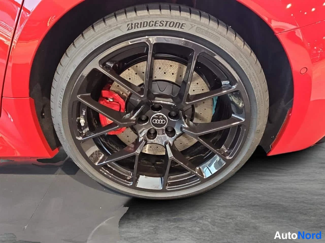Punainen Audi RS 5 2027, yksityiskohta, kuva 12