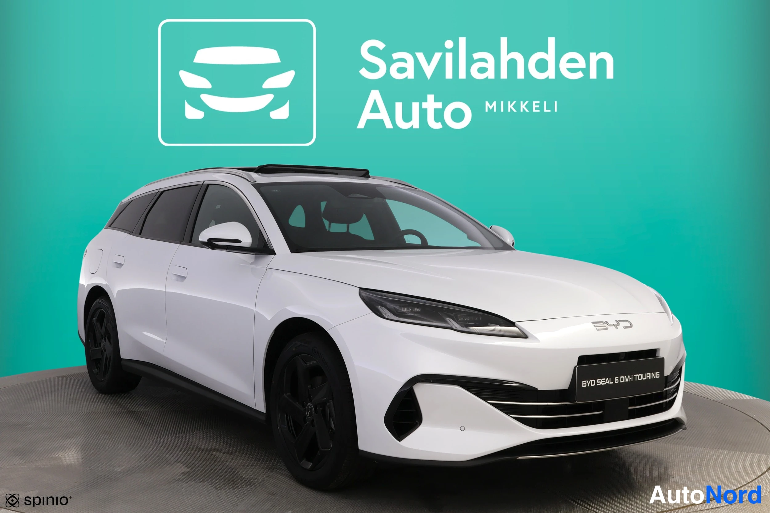 Valkoinen BYD Seal 2025, etuviisto, keula oikealle, kuva 6