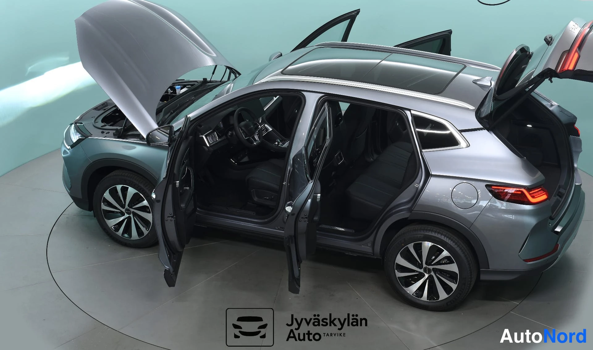 Harmaa BYD Seal U DM-i 2026, etuviisto, keula vasemmalle, kuva 2