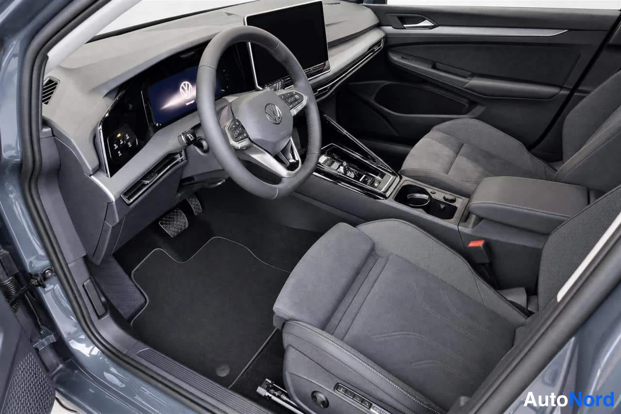 Harmaa Volkswagen Golf 2026, ohjaamo, kuva 7