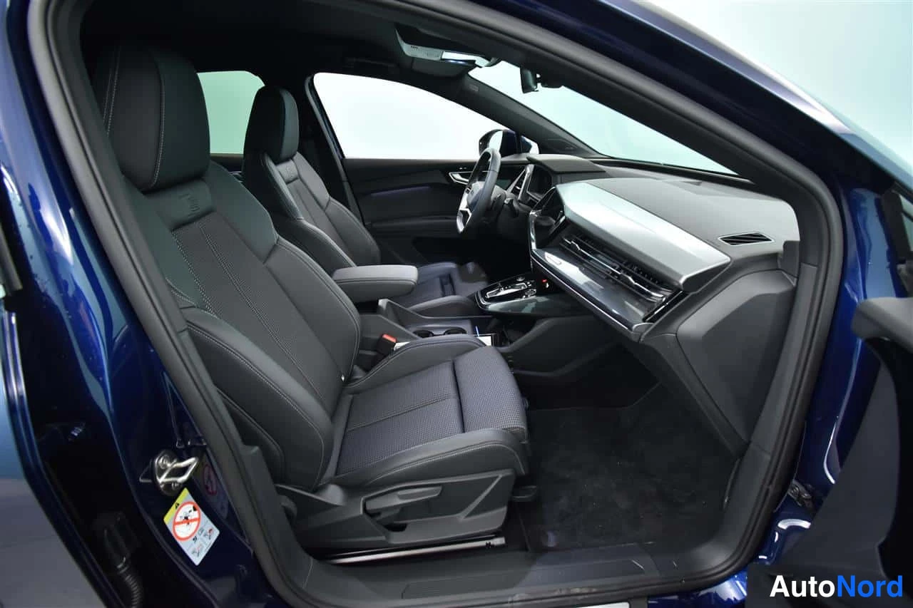 Sininen Audi Q4 e-tron 2024, etuistuimet, kuva 20