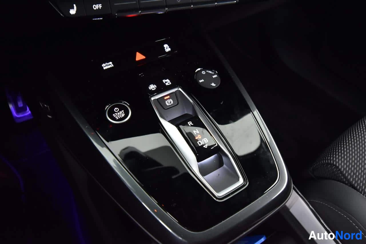 Sininen Audi Q4 e-tron 2024, yksityiskohta, kuva 31