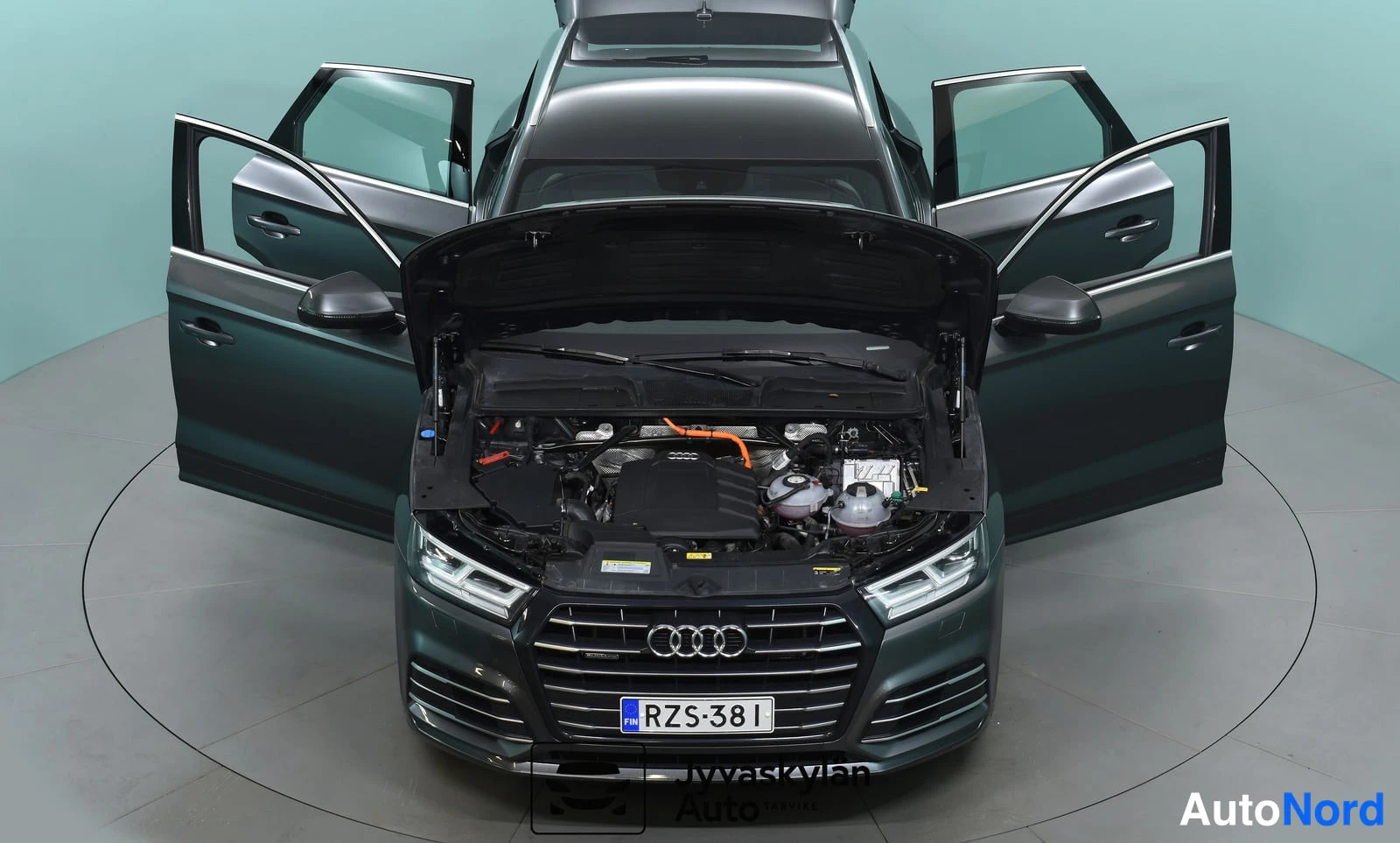 Harmaa Audi Q5 2019, moottoritila, kuva 23