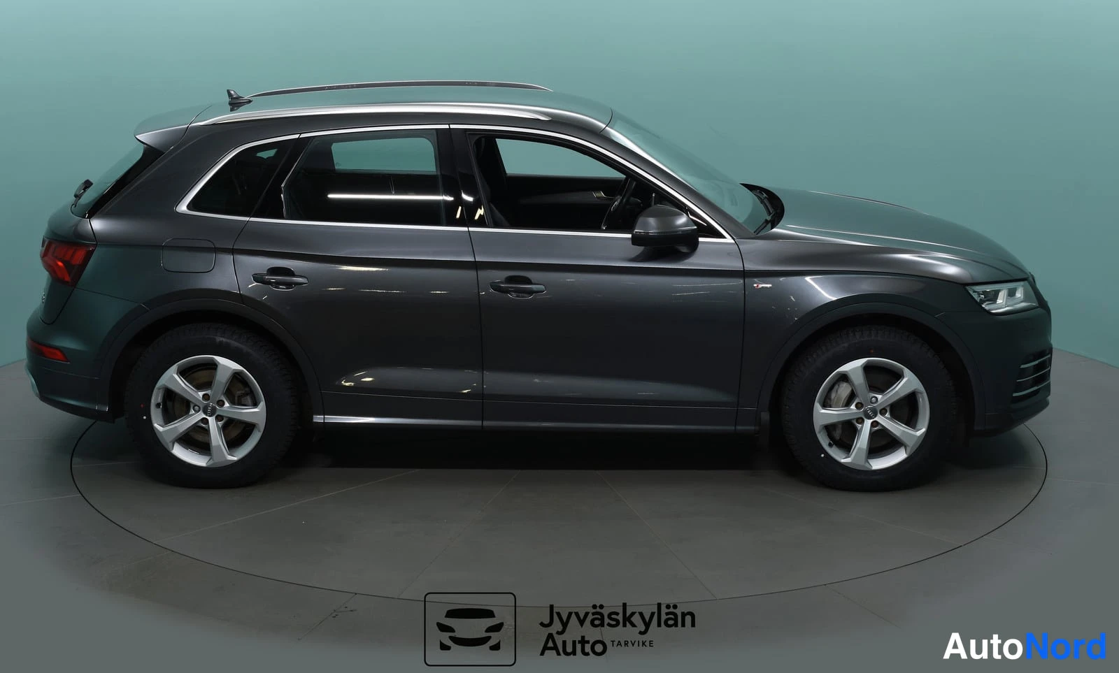 Harmaa Audi Q5 2019, sivulta, kuva 5