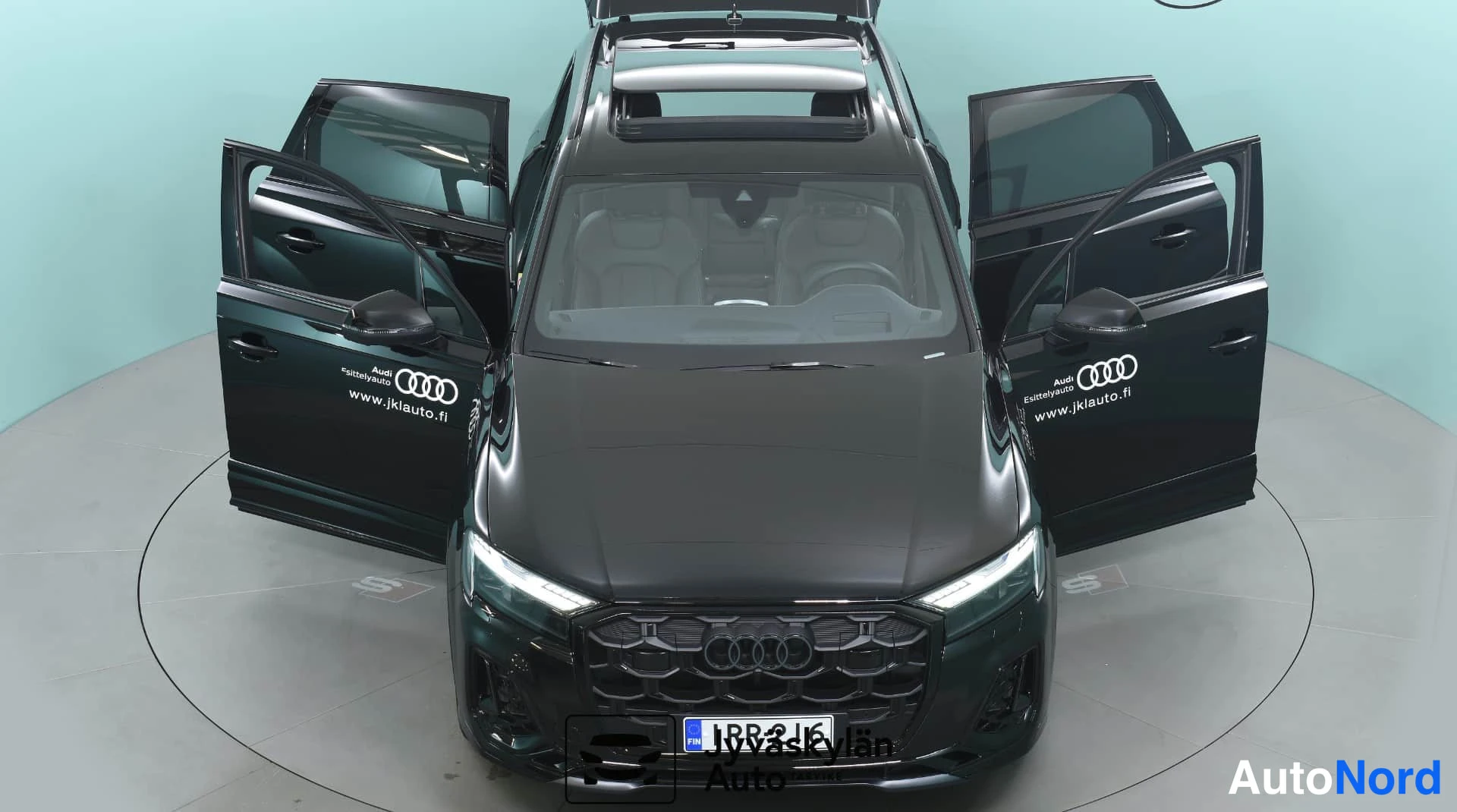Musta Audi Q7 2024, edestä, kuva 8