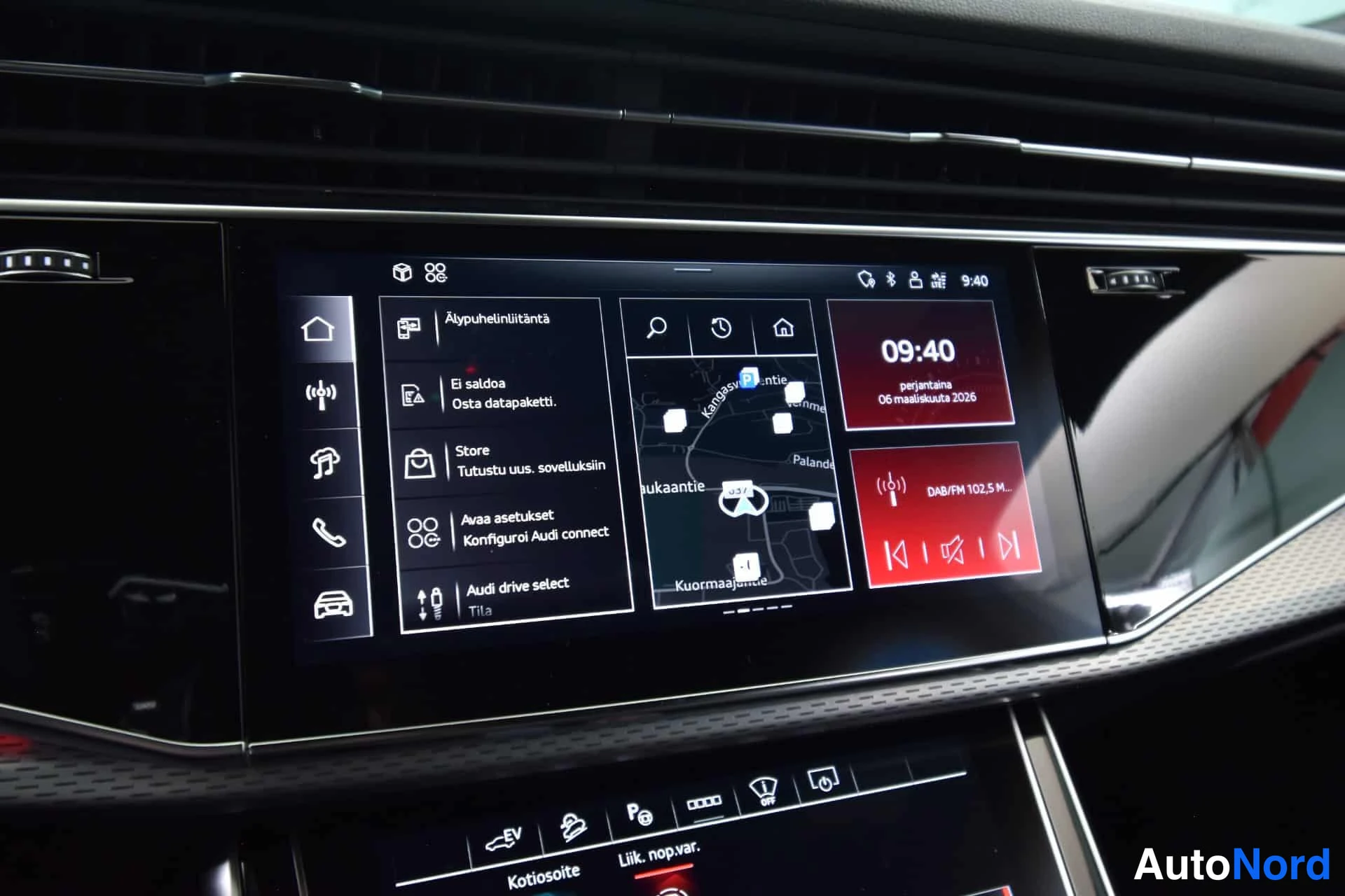 Musta Audi Q7 2024, yksityiskohta, kuva 26