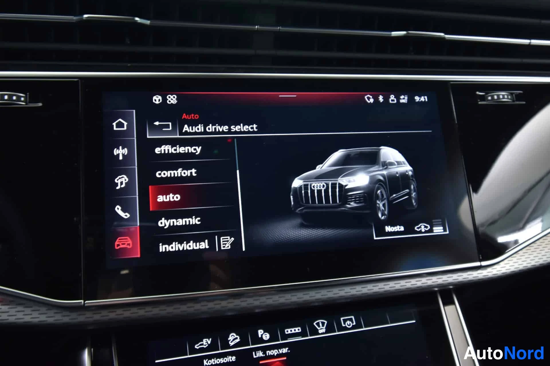 Musta Audi Q7 2024, yksityiskohta, kuva 30