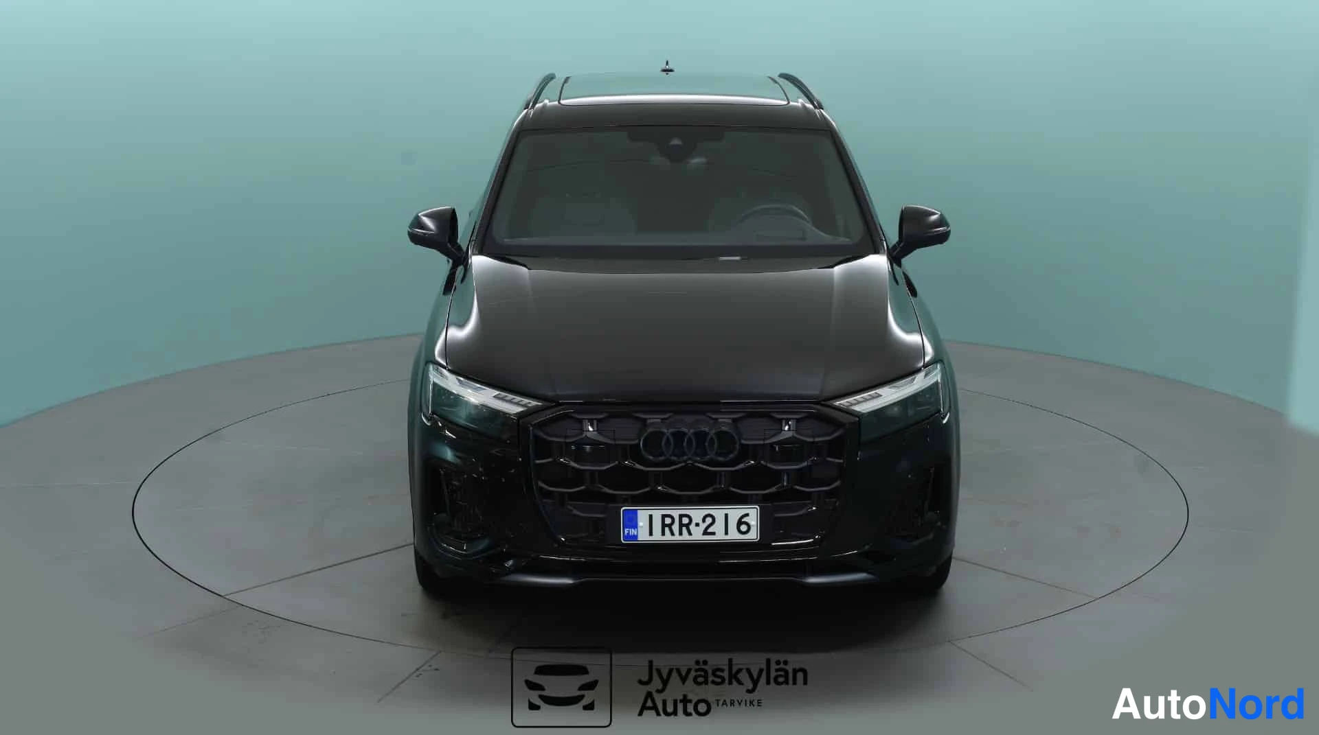 Musta Audi Q7 2024, edestä, kuva 7