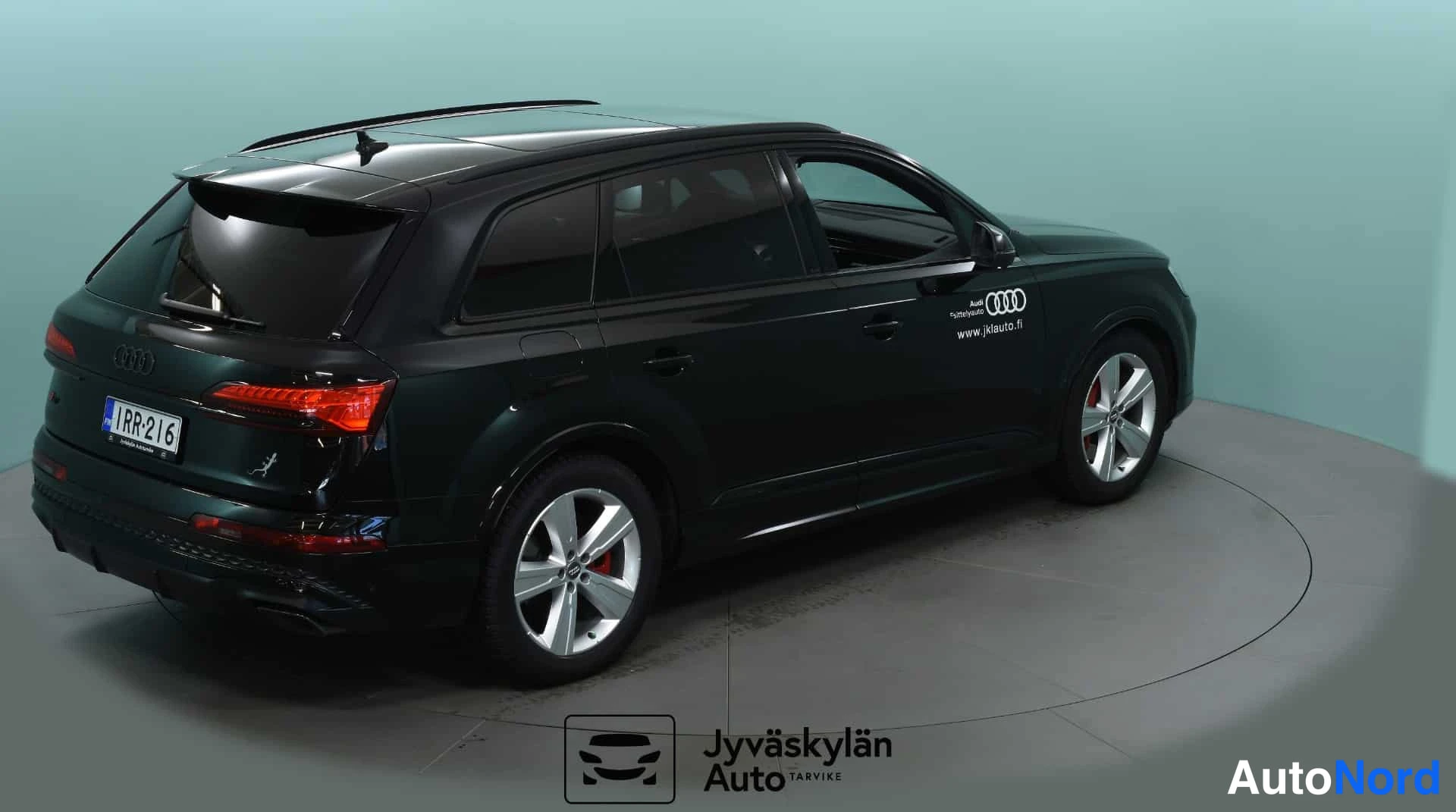 Musta Audi Q7 2024, takaviisto, kuva 10