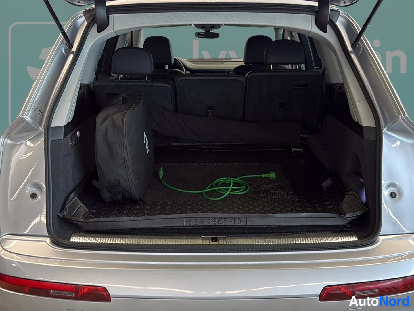 Hopea Audi Q7 2018, takaa, kuva 6