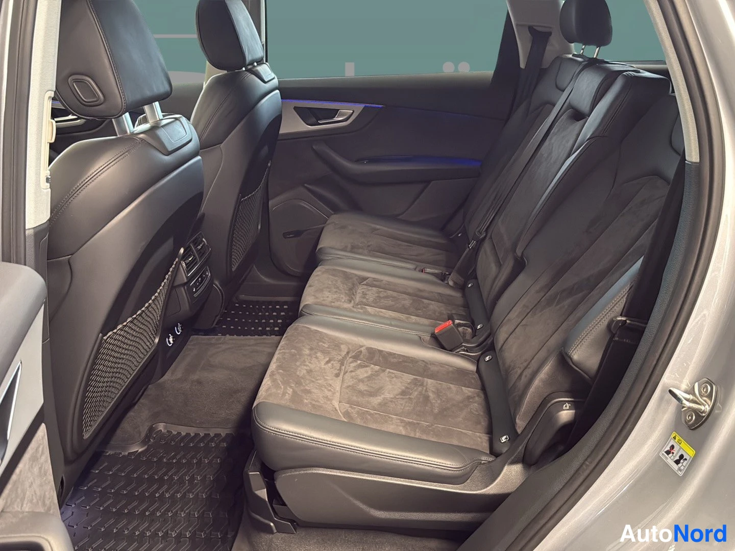Hopea Audi Q7 2018, takaistuimet, kuva 13