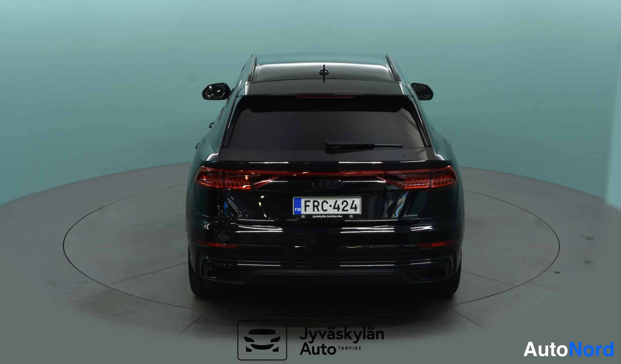 Musta Audi Q8 2021, takaa, kuva 21