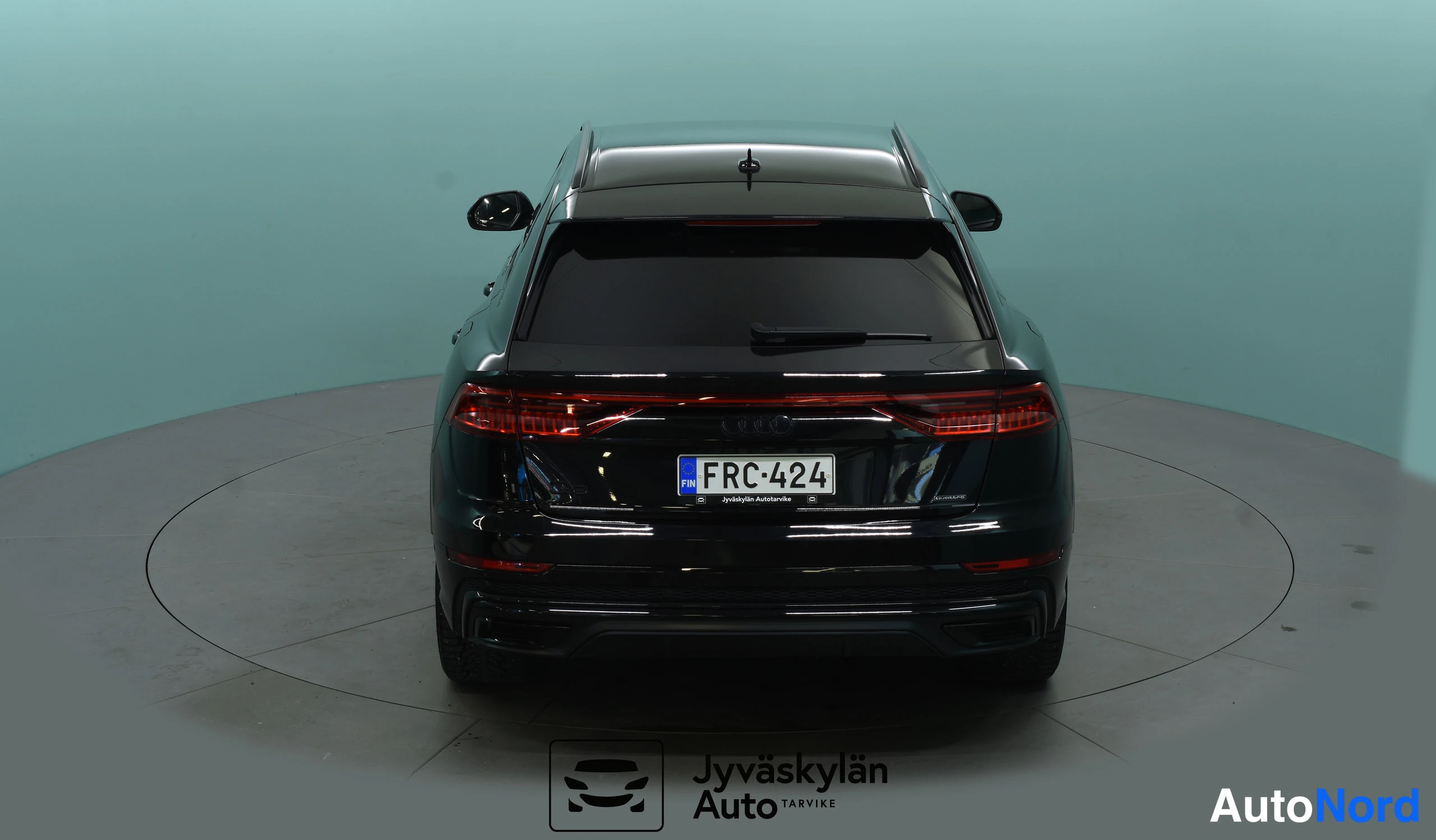 Musta Audi Q8 2021, takaa, kuva 22