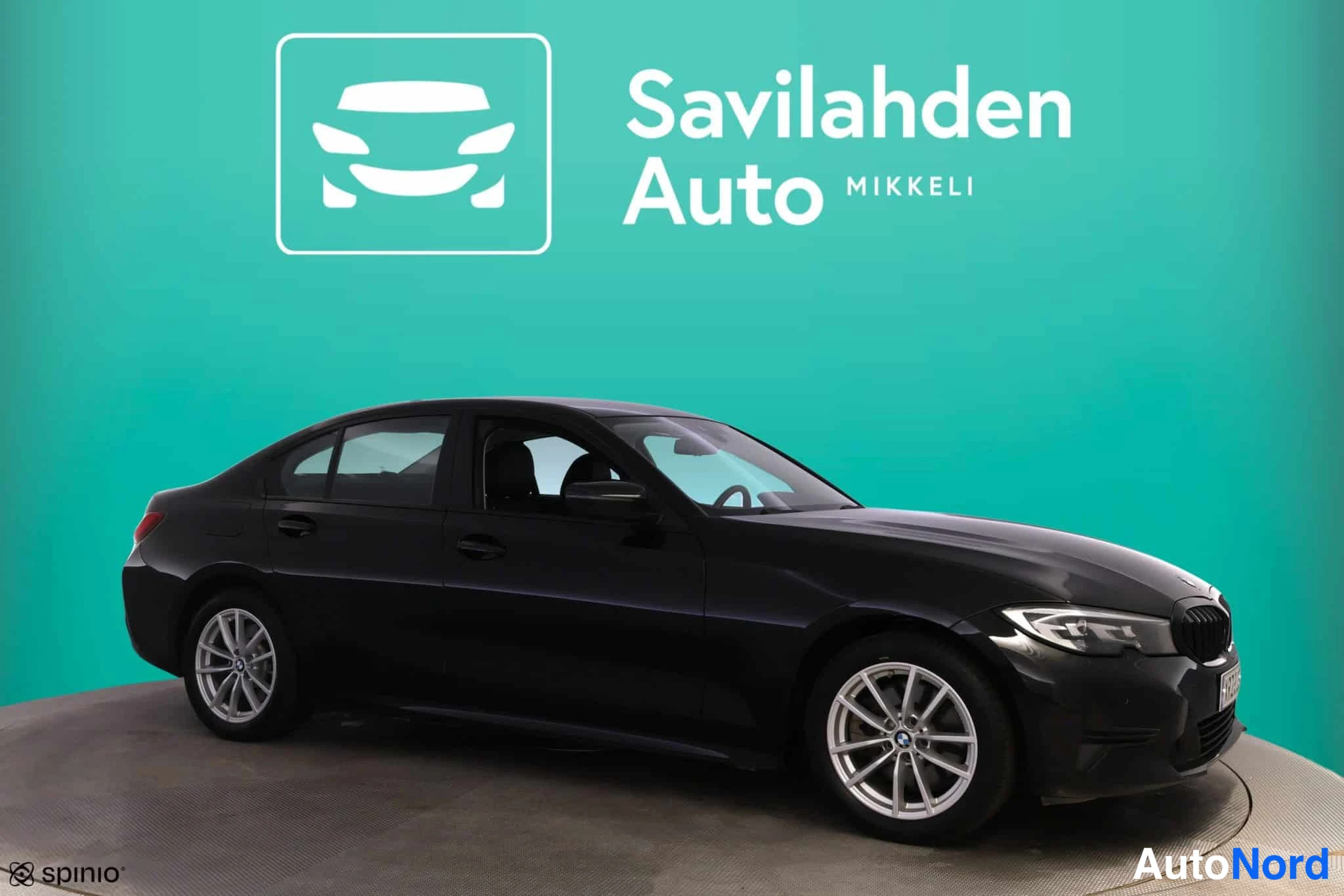 Musta BMW 320 2021, etuviisto, keula oikealle, kuva 3