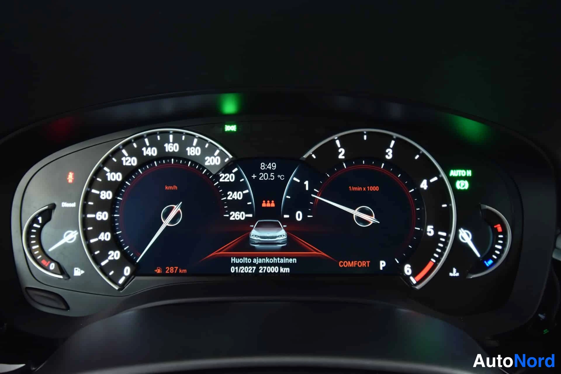 Sininen BMW 520d xDrive 2019, yksityiskohta, kuva 21