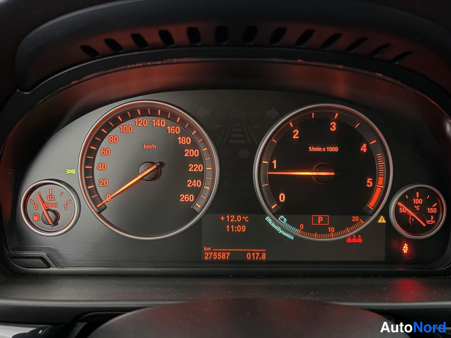 Ruskea BMW 520d 2010, yksityiskohta, kuva 22