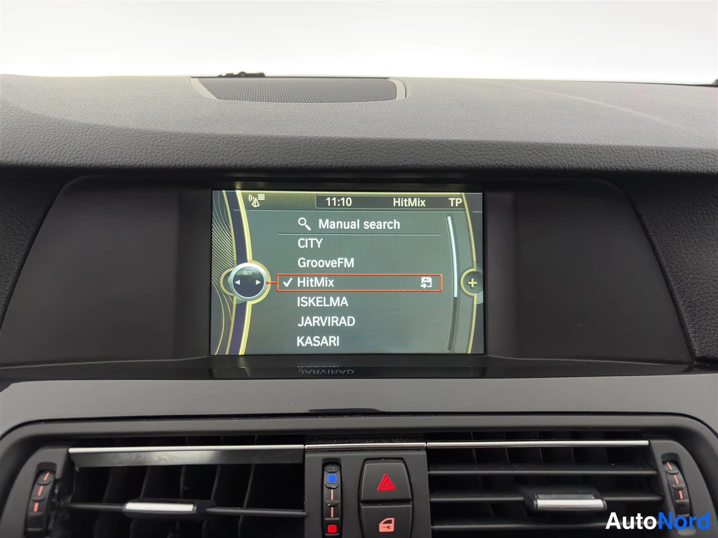 Ruskea BMW 520d 2010, yksityiskohta, kuva 23
