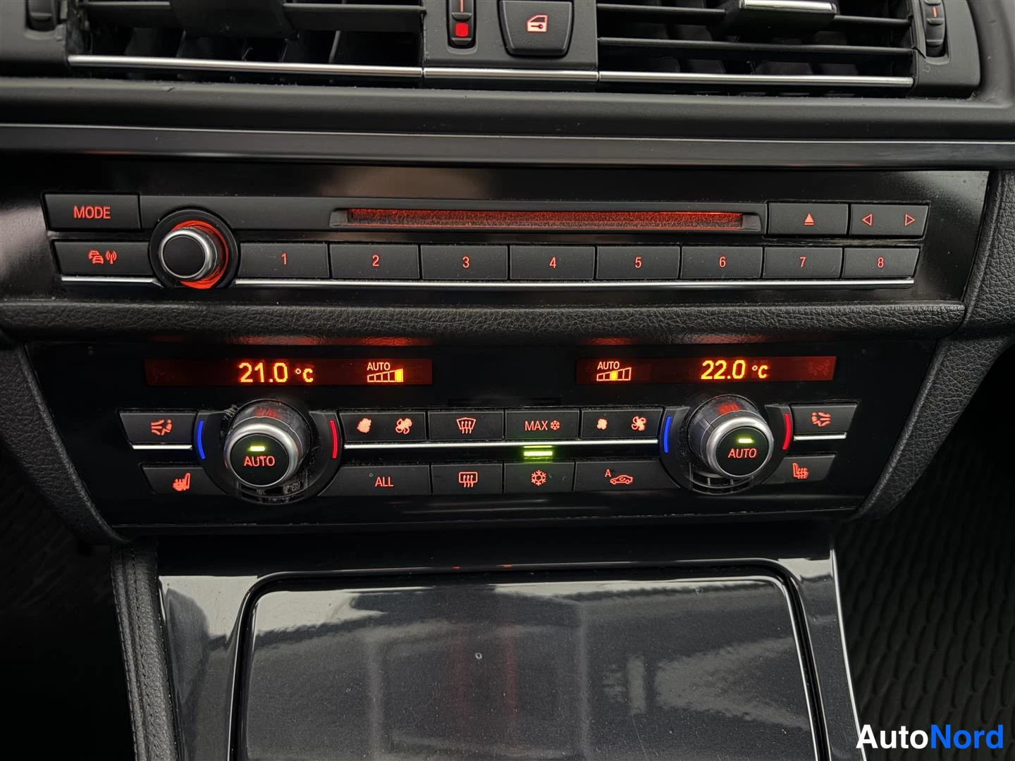 Ruskea BMW 520d 2010, yksityiskohta, kuva 25