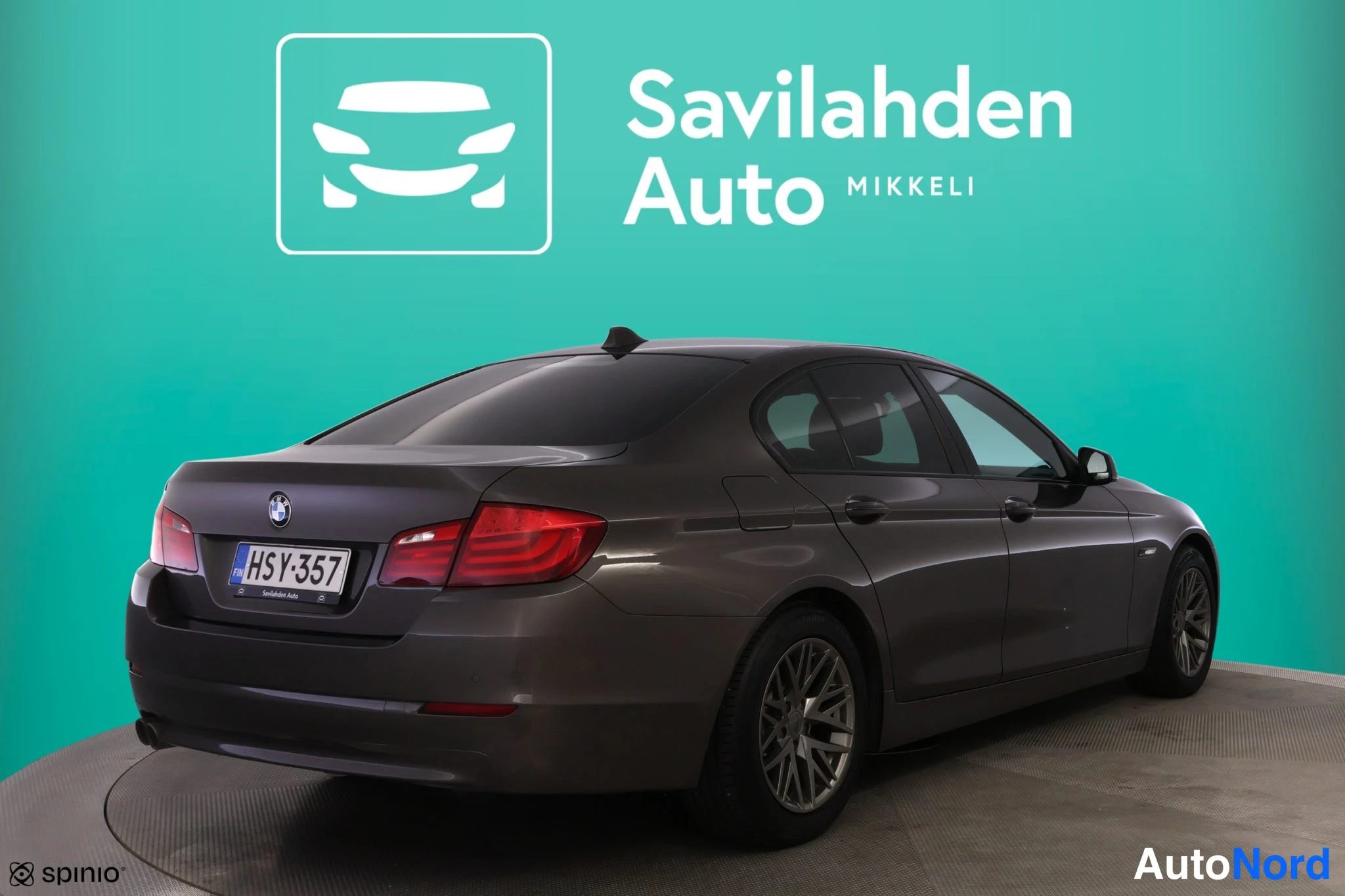 Ruskea BMW 520d 2010, takaviisto, kuva 12