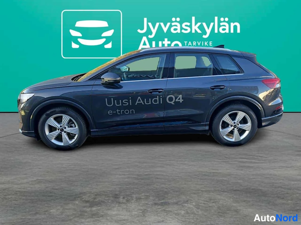 Harmaa Audi Q4 e-tron 2026, sivulta, kuva 3
