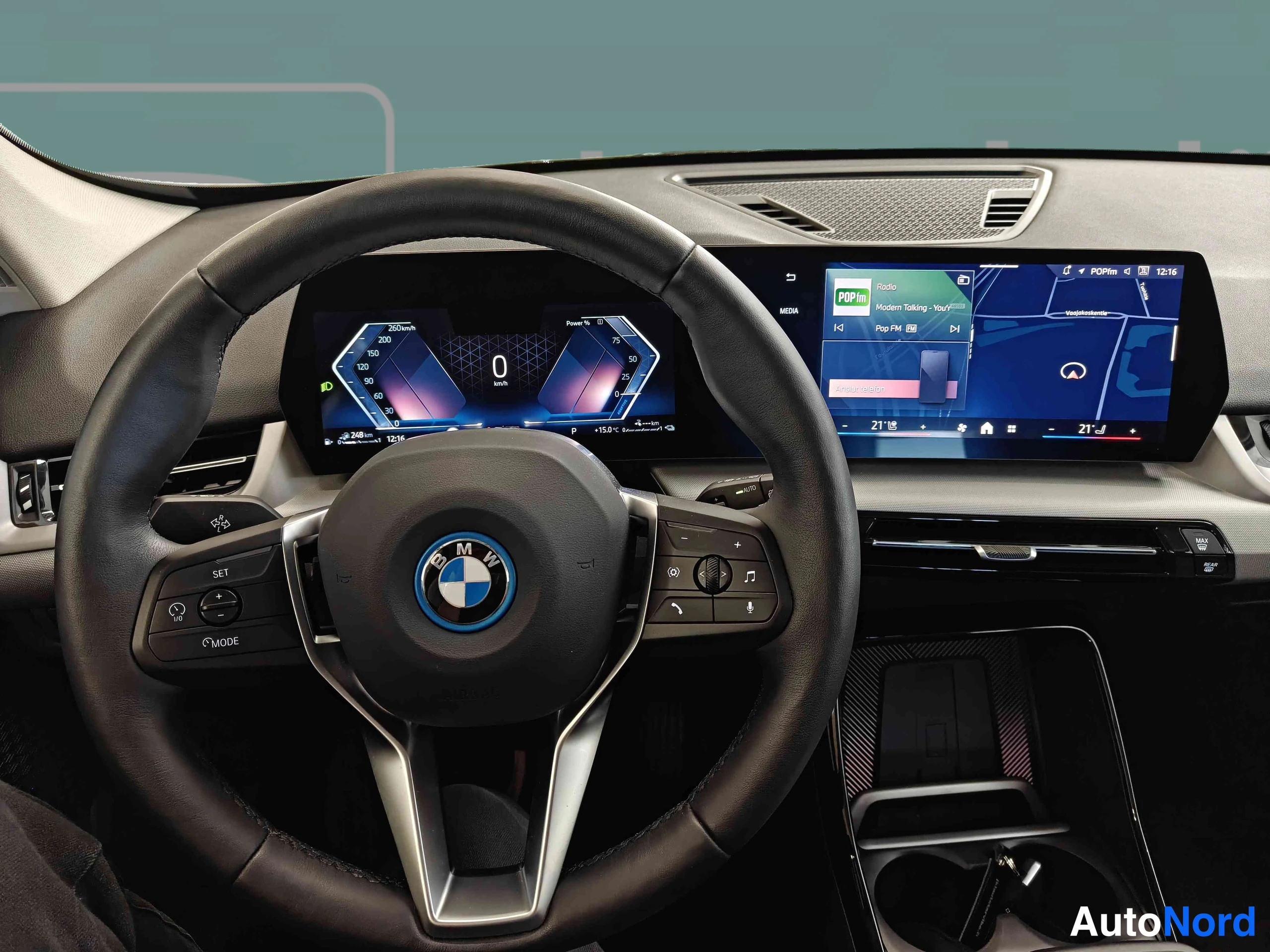 Musta BMW X1 2026, ohjaamo, kuva 20