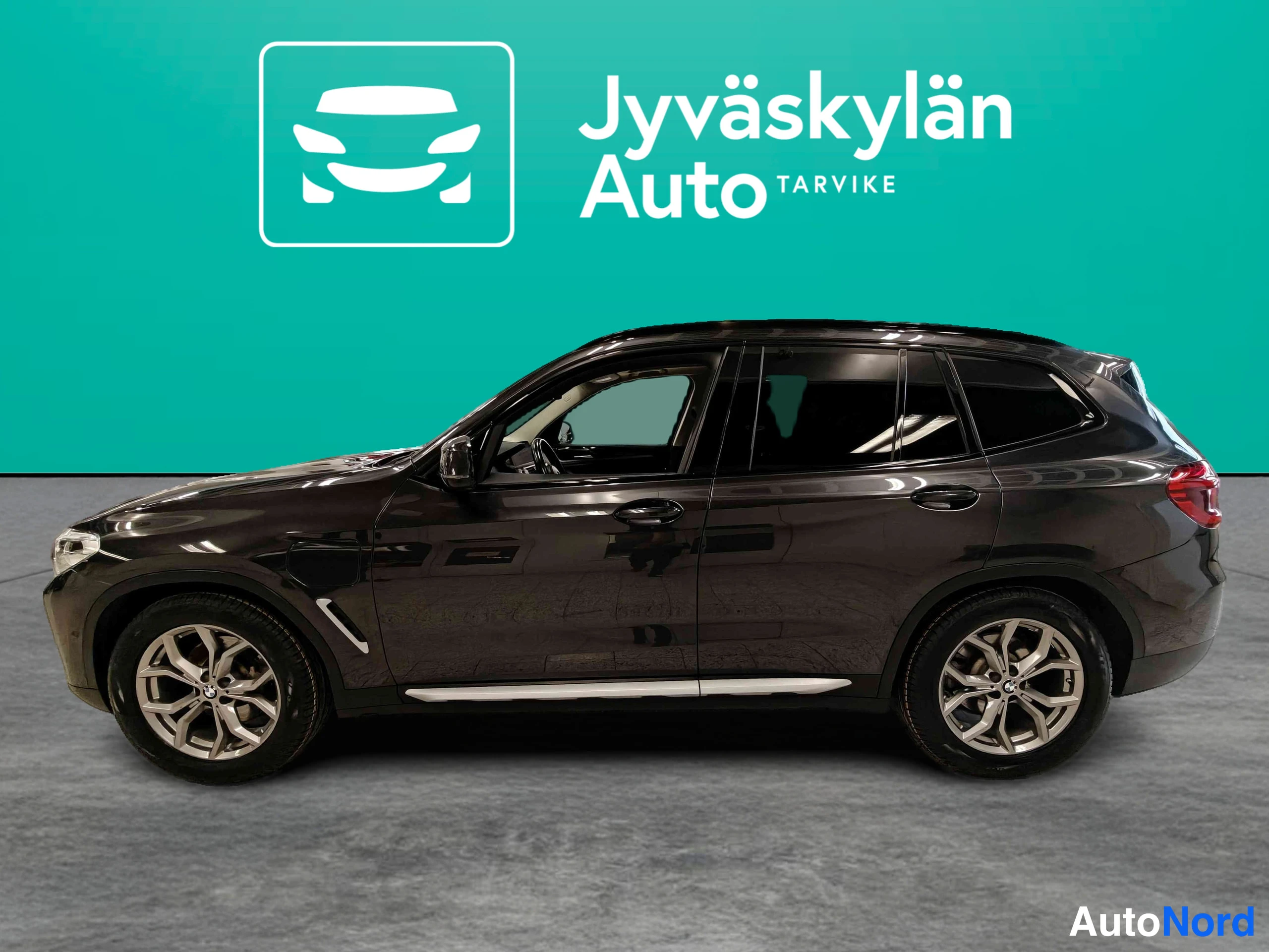 Harmaa BMW X3 2020, sivulta, kuva 8