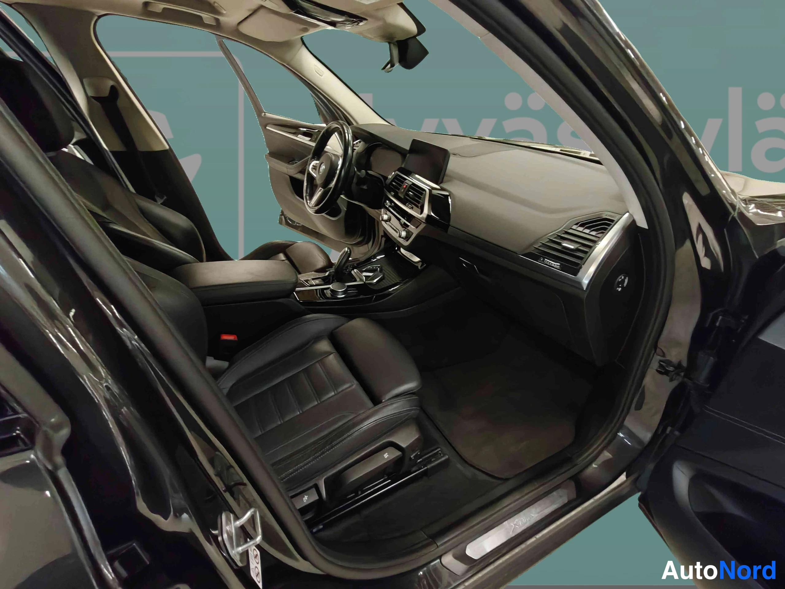 Harmaa BMW X3 2020, ohjaamo, kuva 24