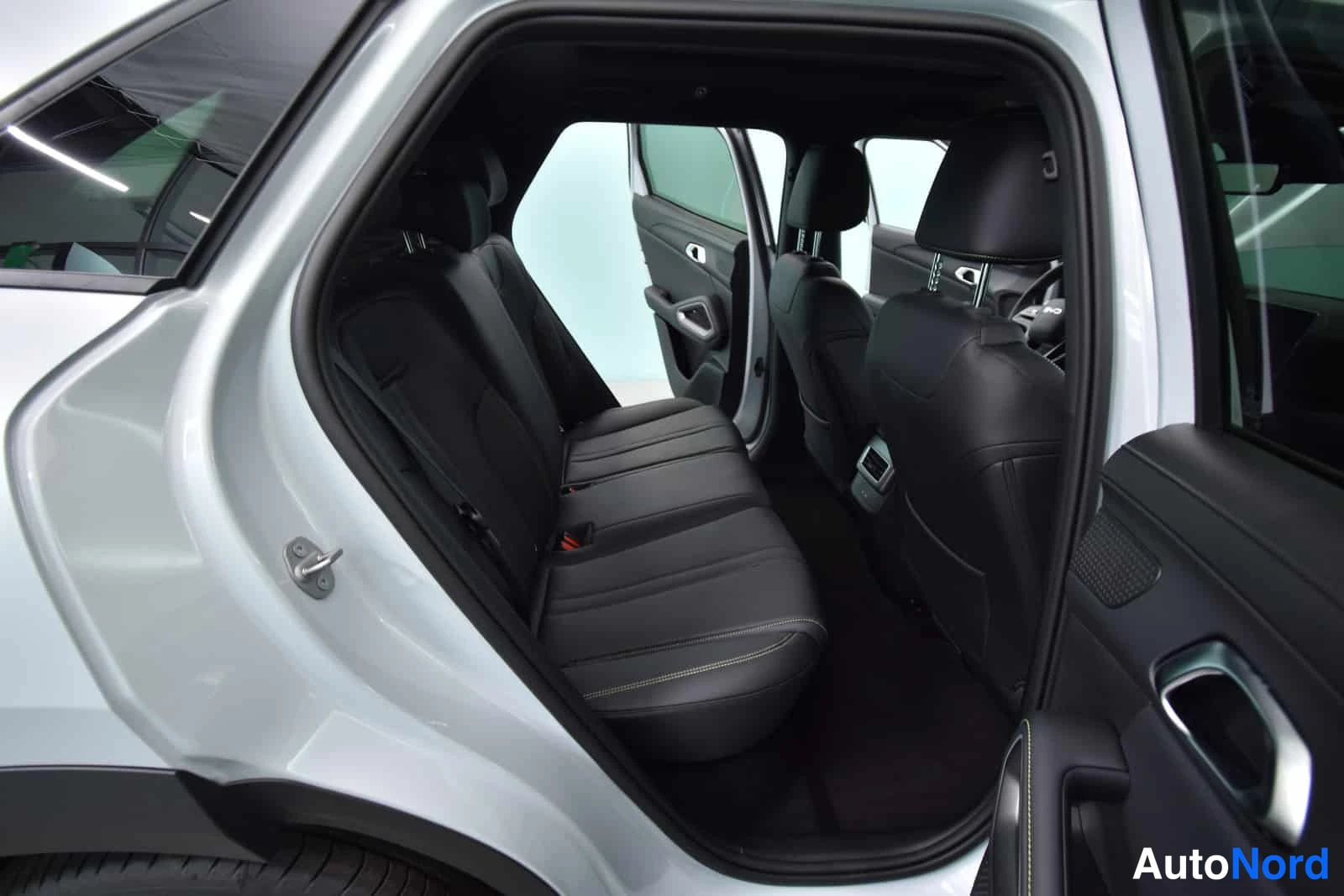 Valkoinen BYD Atto 2 2026, takaistuimet, kuva 20