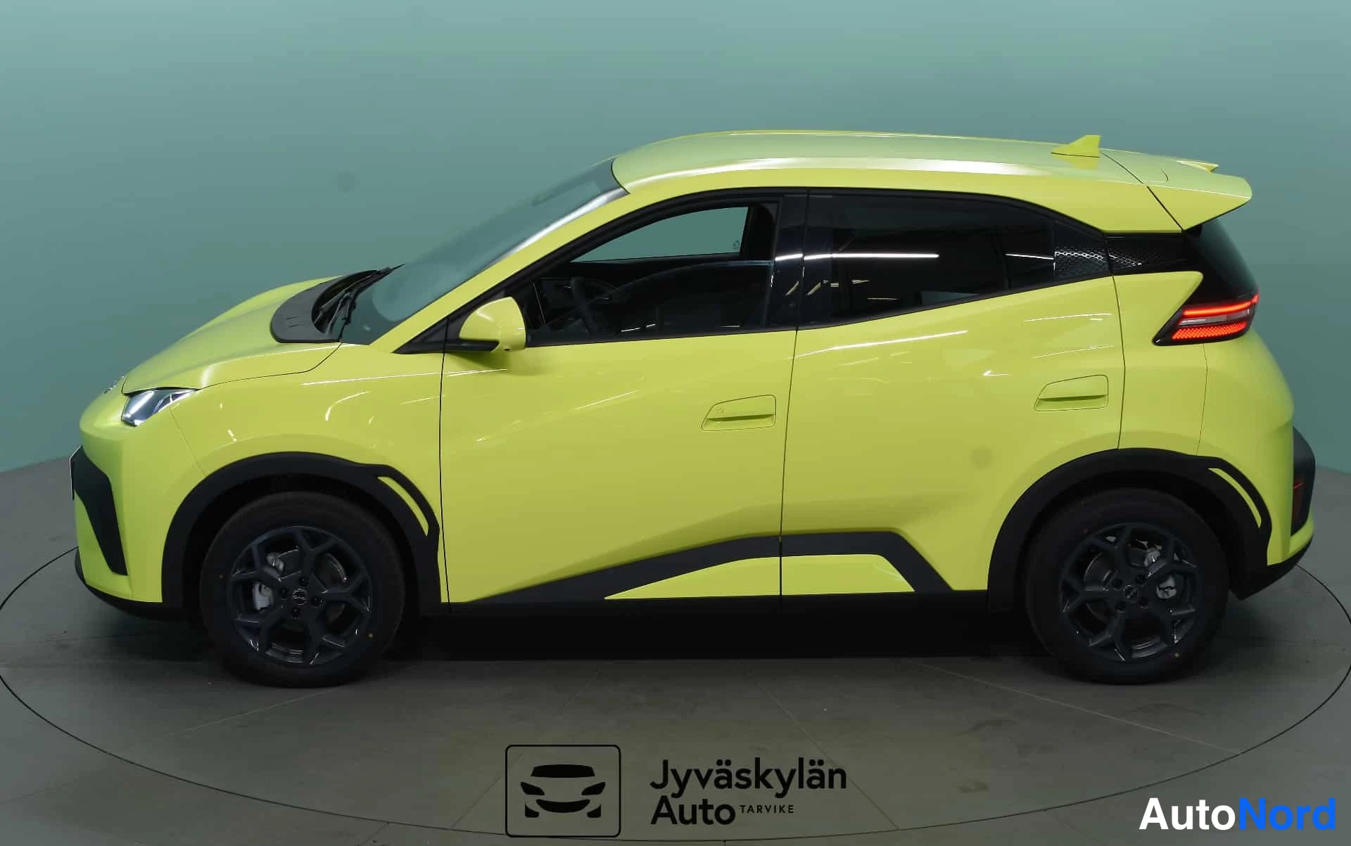 Vihreä BYD Dolphin Surf 2026, etuviisto, keula vasemmalle, kuva 2