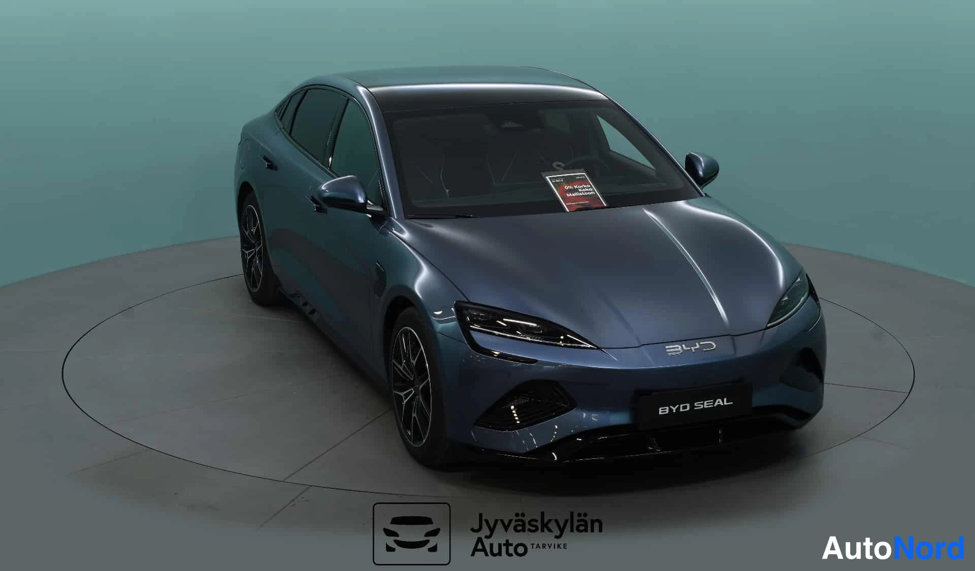 Harmaa BYD Seal 2026, etuviisto, keula oikealle, kuva 3