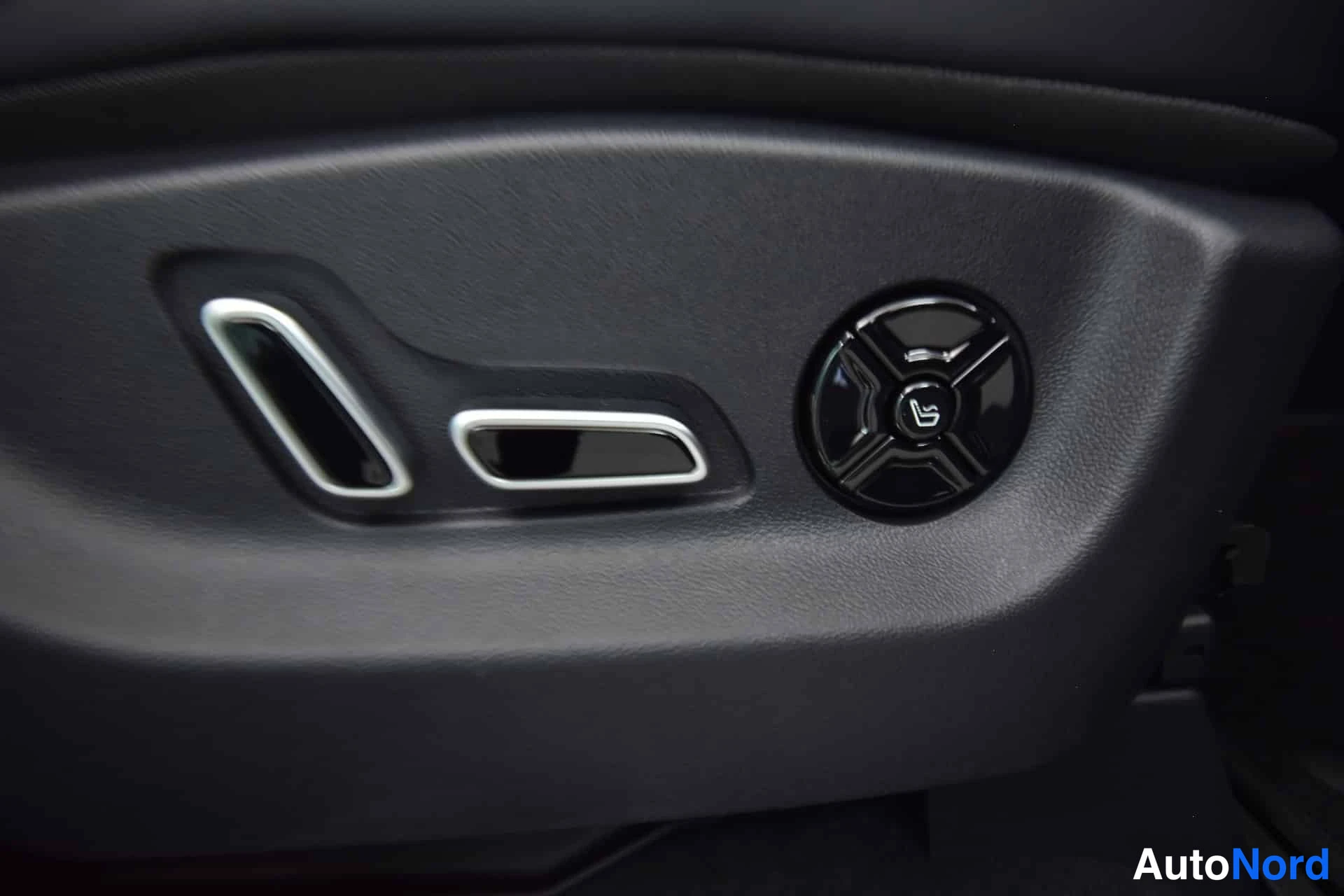 Harmaa BYD Tang 2026, yksityiskohta, kuva 26