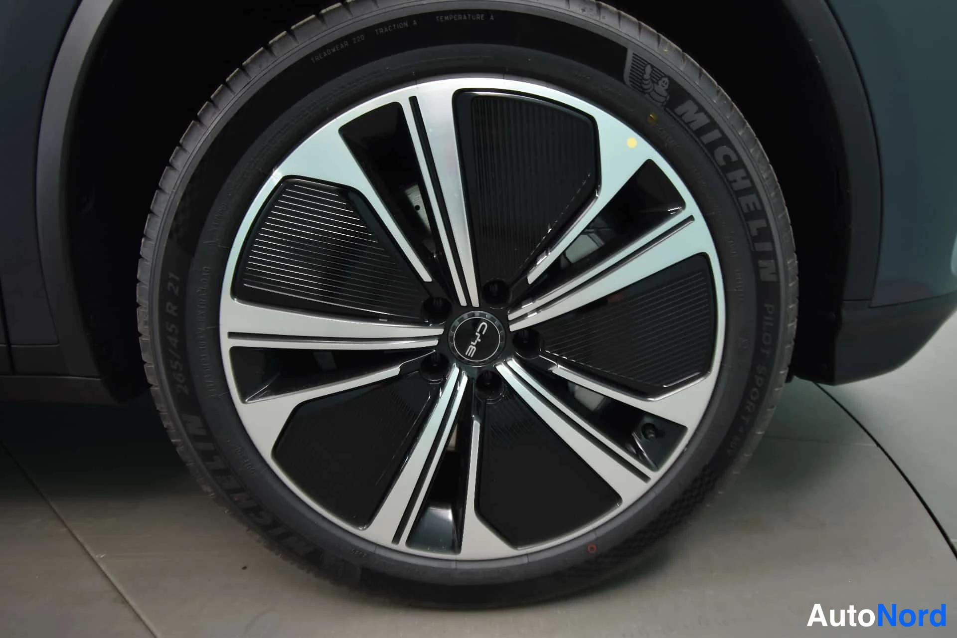 Harmaa BYD Tang 2026, yksityiskohta, kuva 33