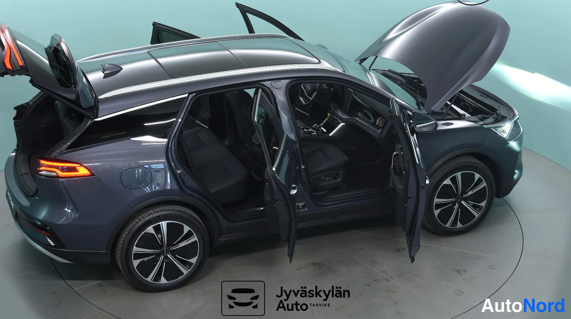 Harmaa BYD Tang 2026, takaviisto, kuva 7