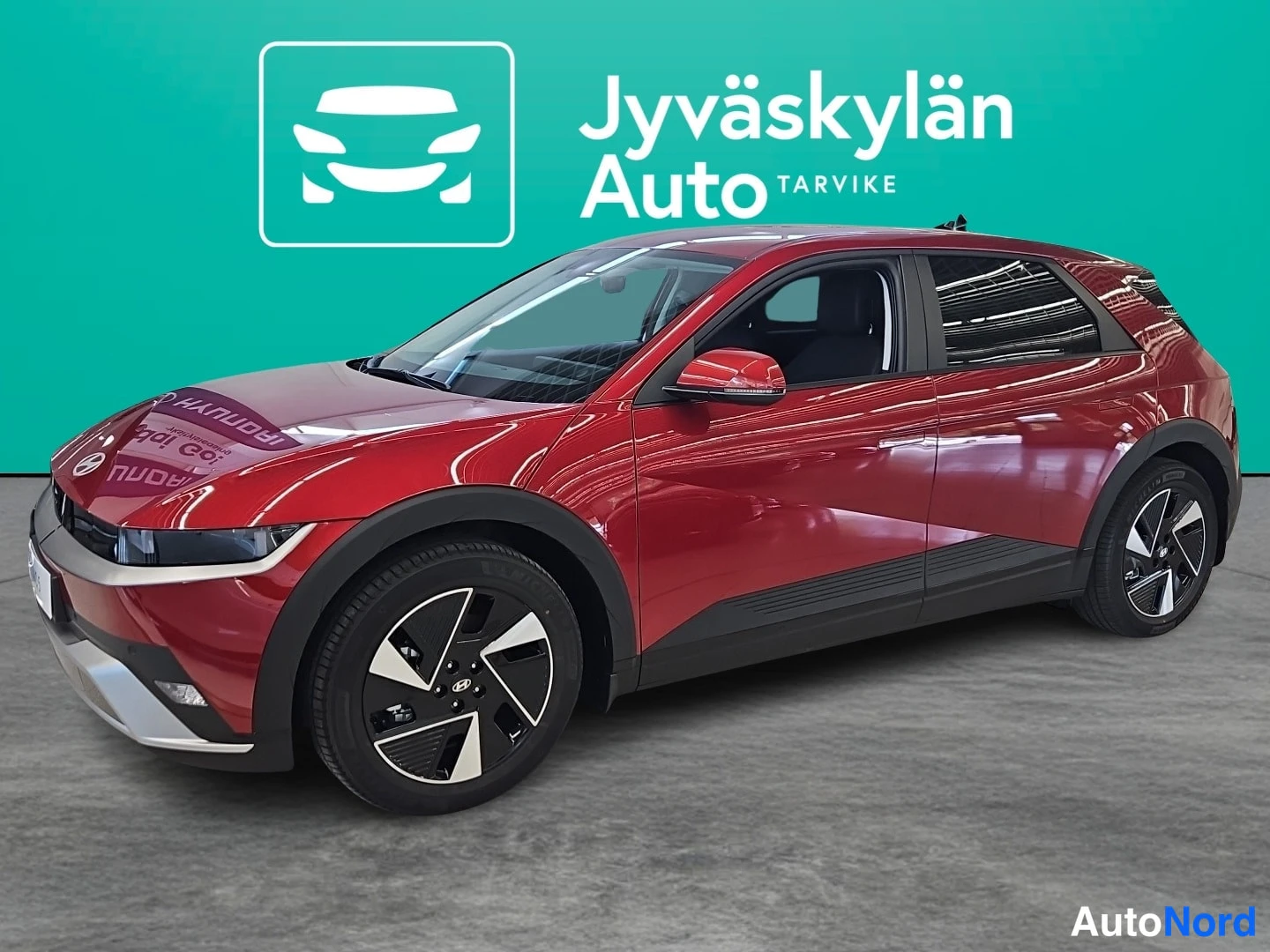 Punainen Hyundai IONIQ 5 2026, etuviisto, keula vasemmalle, kuva 2