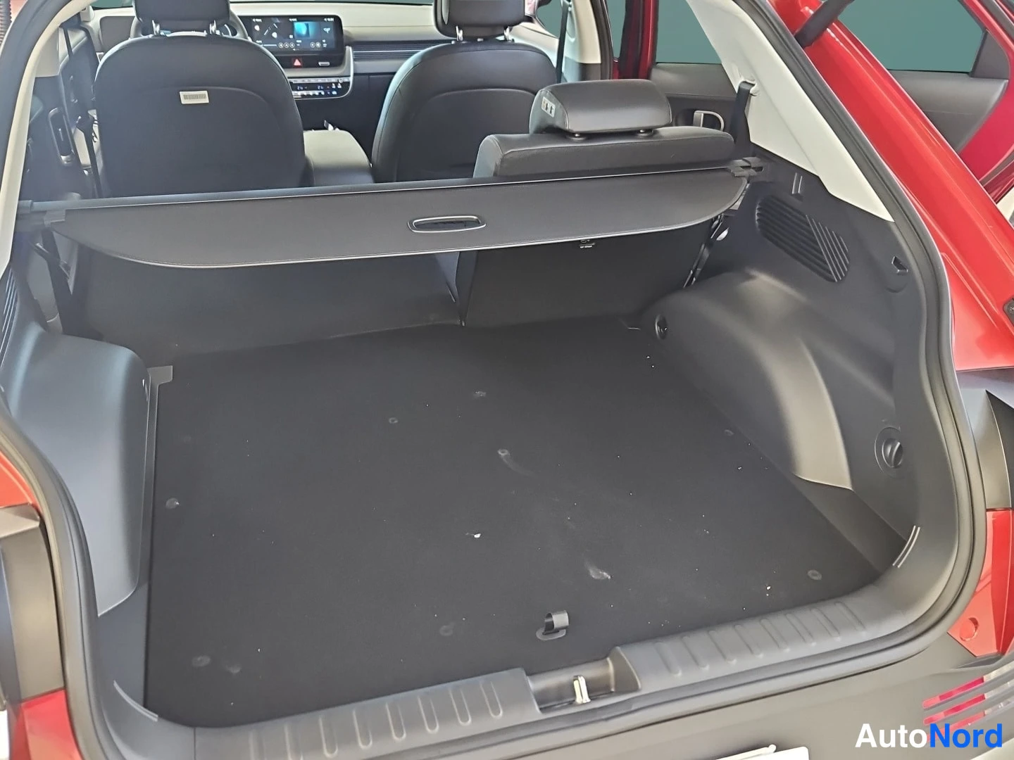 Punainen Hyundai IONIQ 5 2026, tavaratila, kuva 10