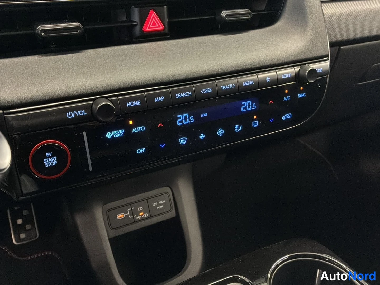 Punainen Hyundai IONIQ 5 2026, yksityiskohta, kuva 13