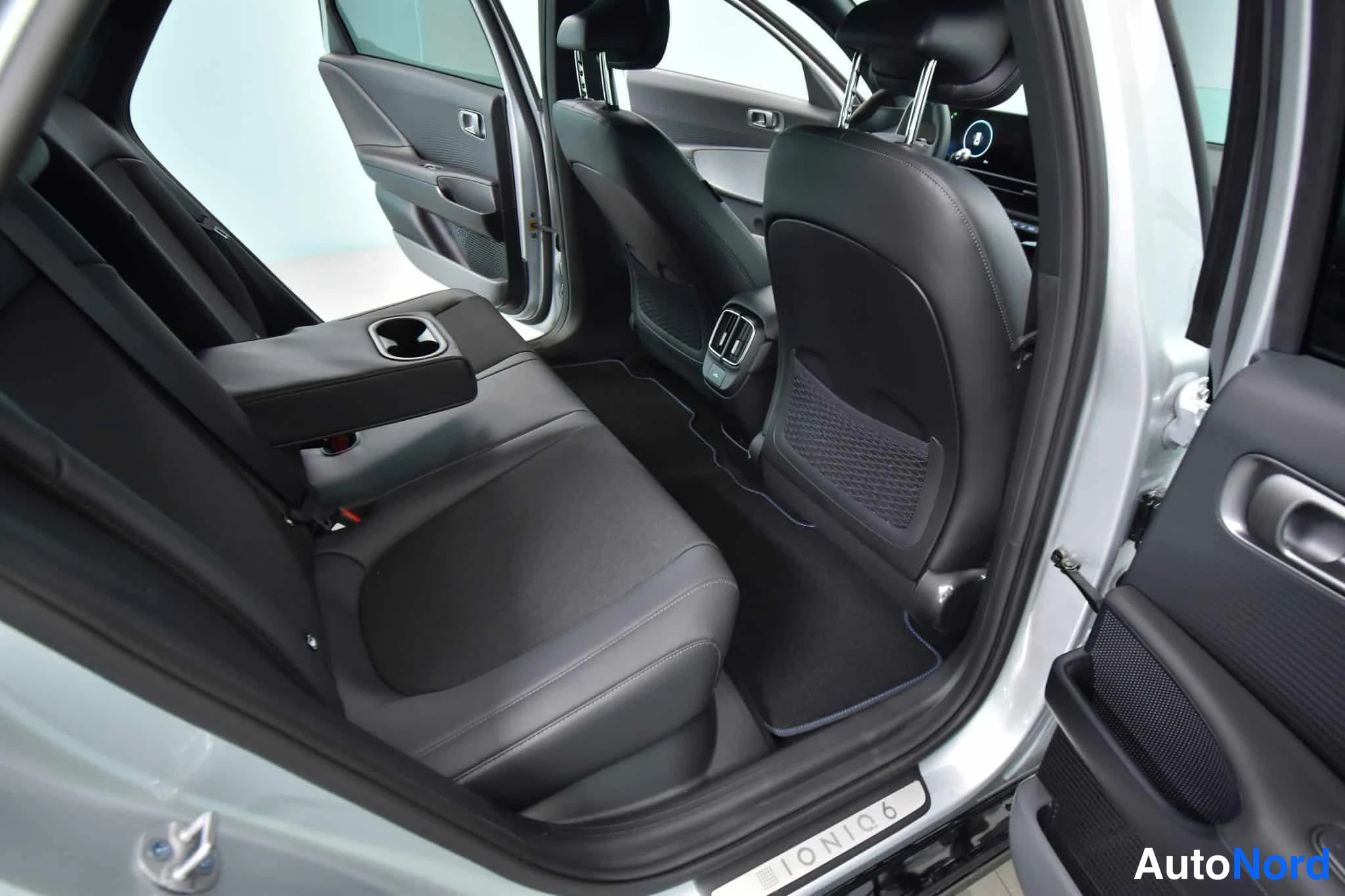 Harmaa Hyundai IONIQ 6 2026, takaistuimet, kuva 33