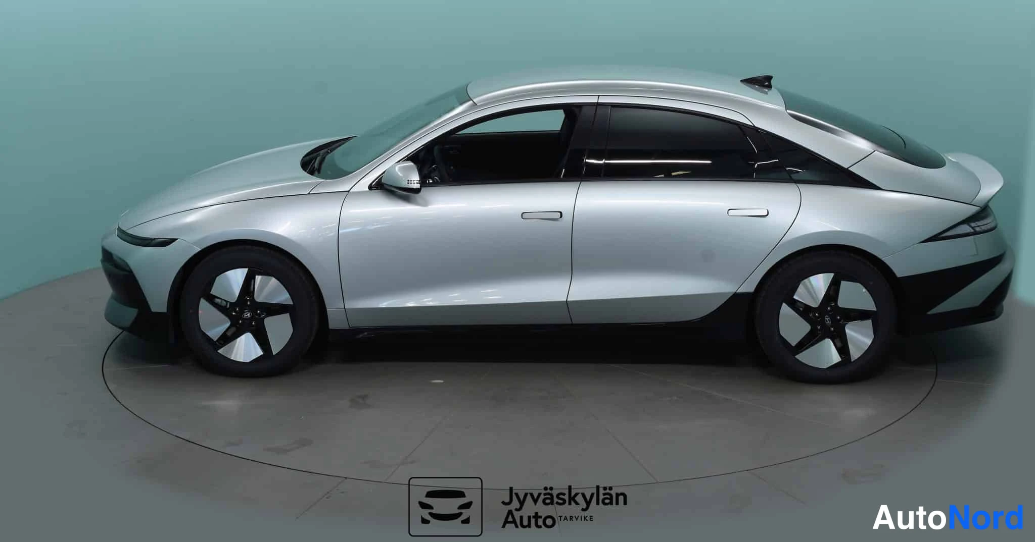 Harmaa Hyundai IONIQ 6 2026, etuviisto, keula vasemmalle, kuva 4