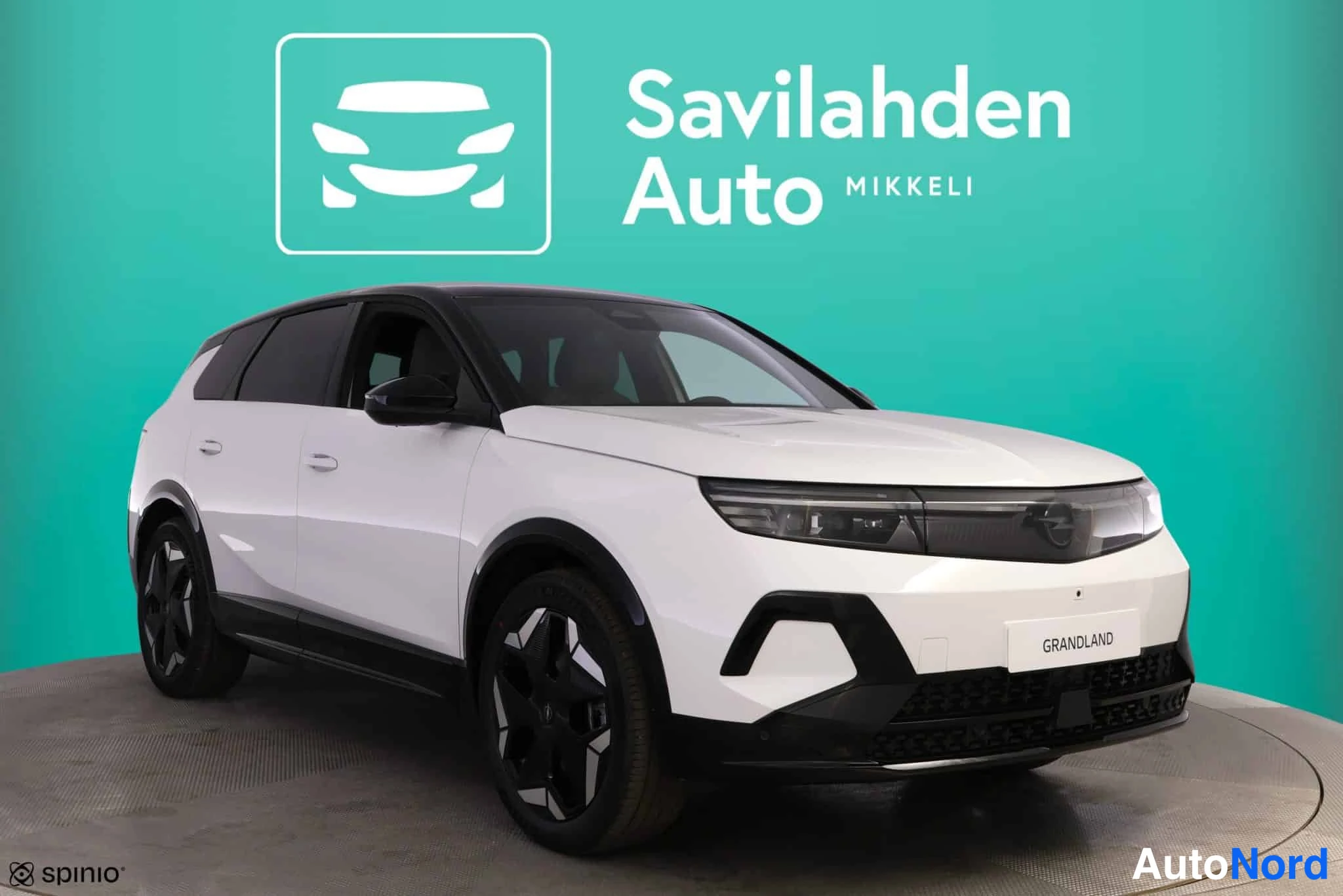 Valkoinen Opel Grandland 2026, etuviisto, keula oikealle, kuva 5