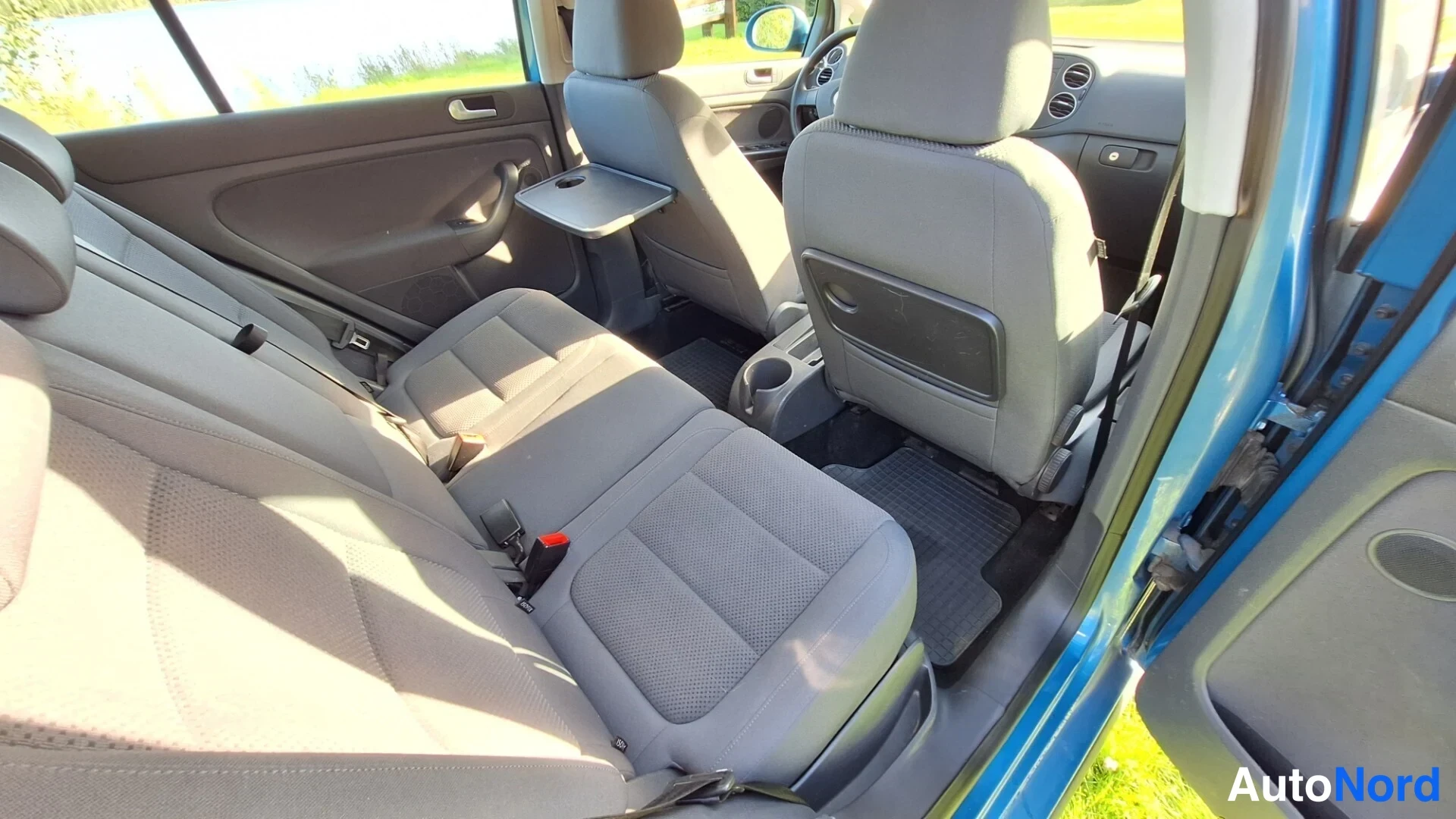 Blå Volkswagen Golf Plus 2007, baksäten, bild 9