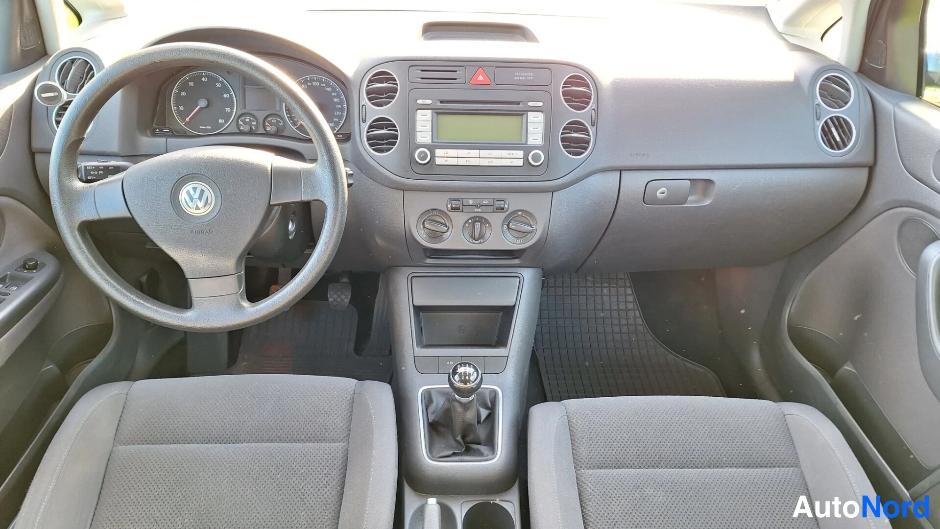 Blå Volkswagen Golf Plus 2007, förarplats, bild 8