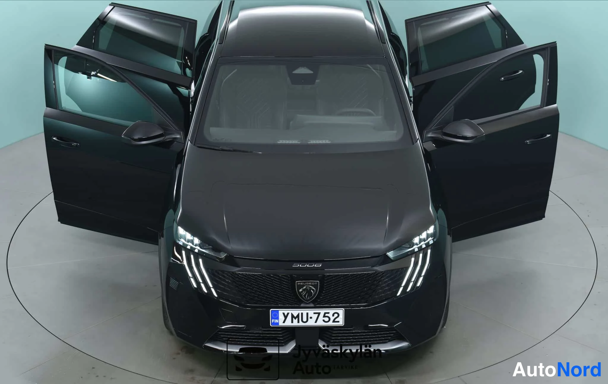 Musta Peugeot E-5008 2026, edestä, kuva 9