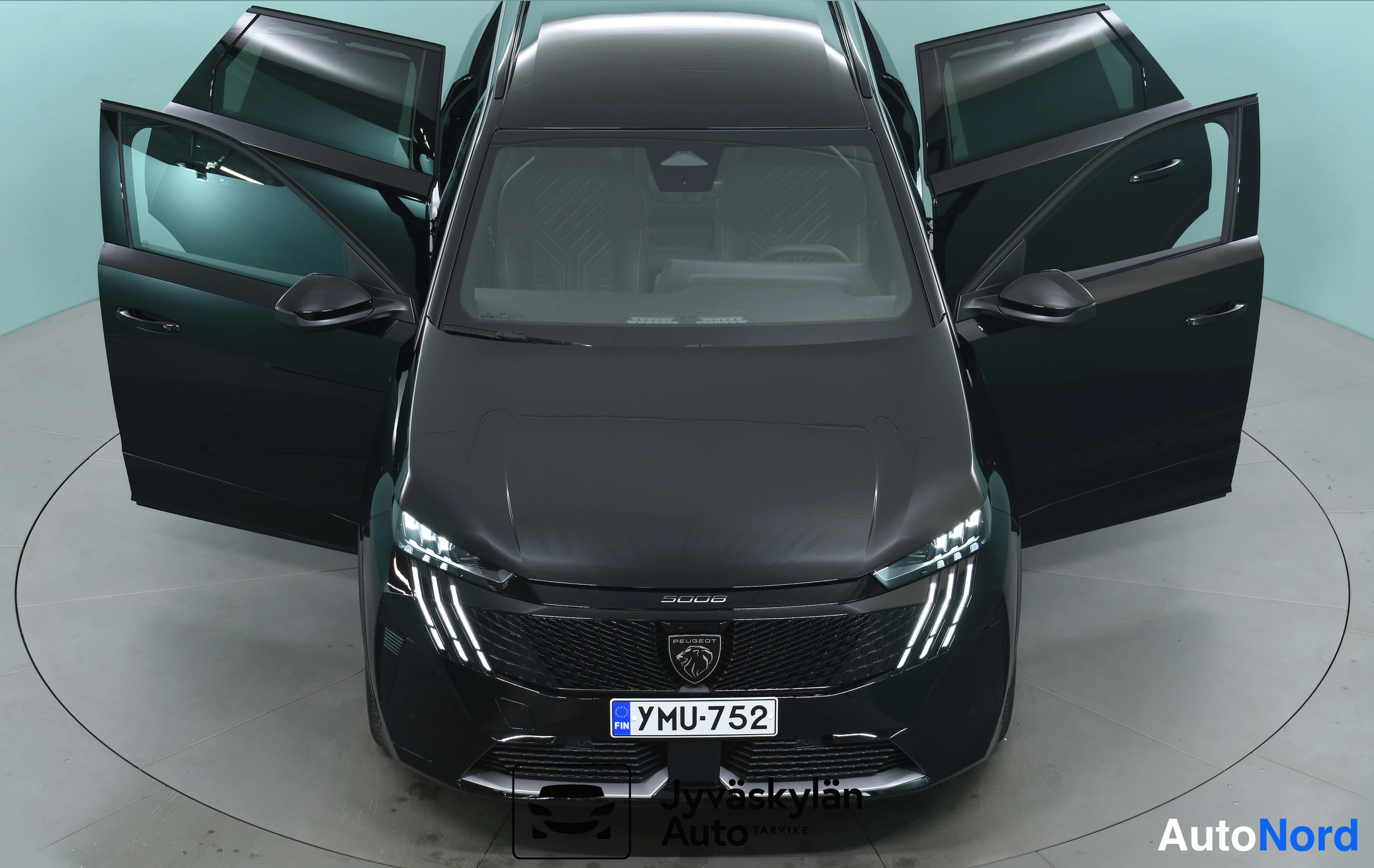 Musta Peugeot E-5008 2026, edestä, kuva 10