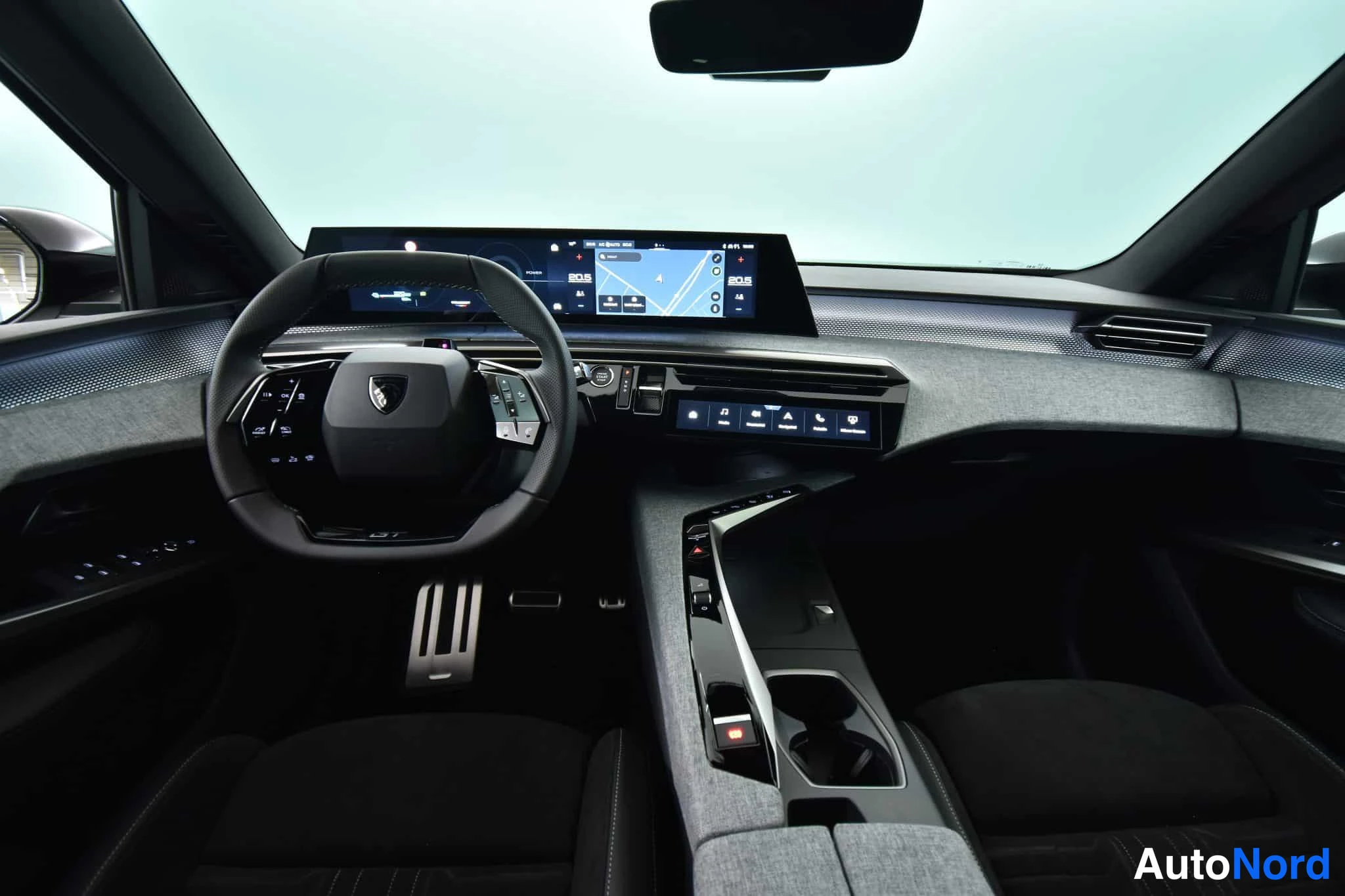 Musta Peugeot E-5008 2026, ohjaamo, kuva 25