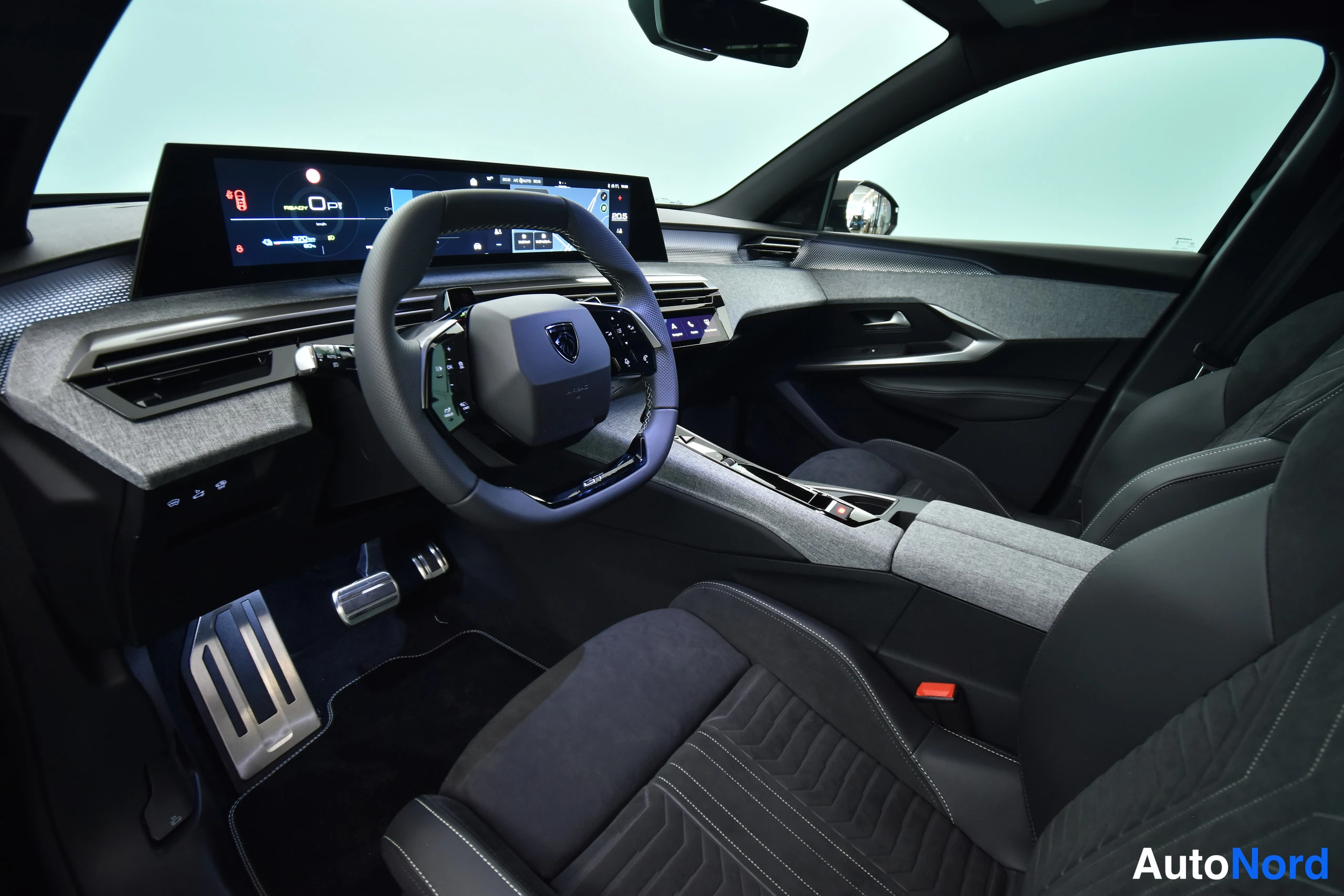 Musta Peugeot E-5008 2026, ohjaamo, kuva 28